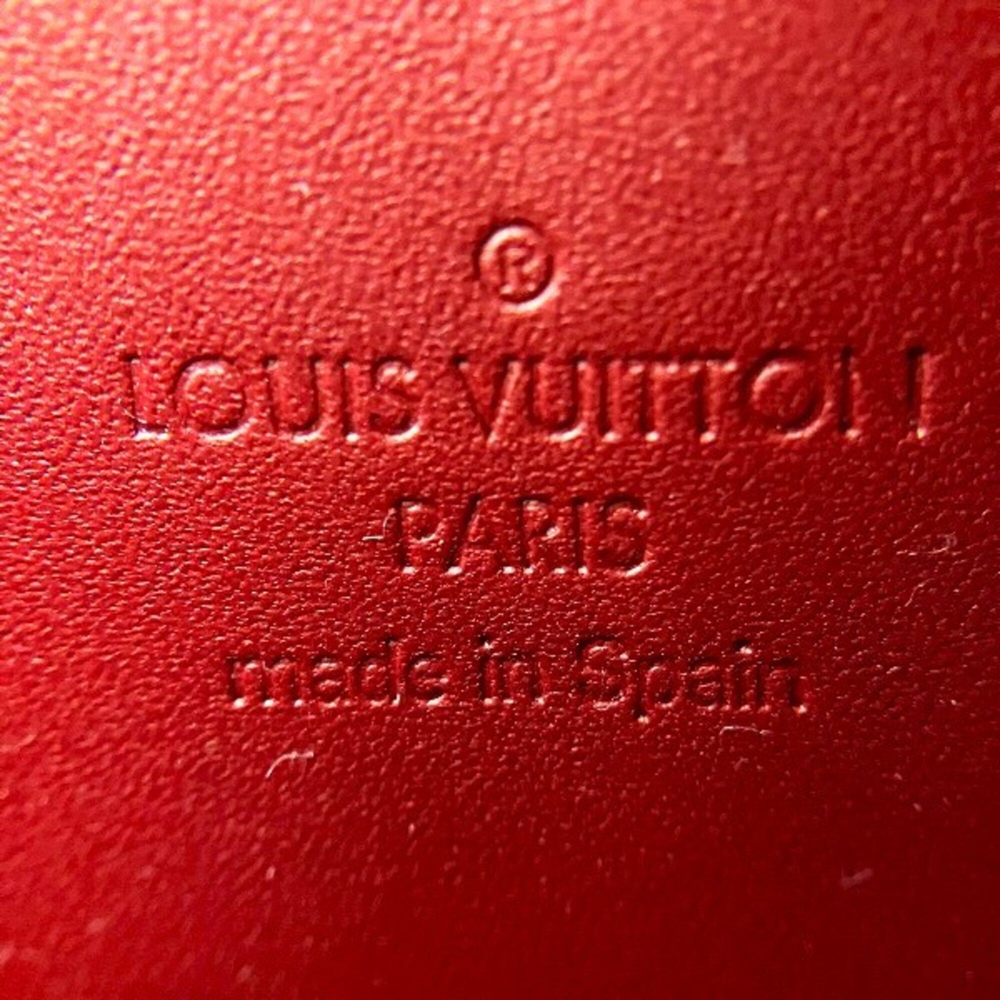 Louis Vuitton Monogram Vernis Pomme D'amour Red Color Leather Long Wallet (Bi-Fold) (Pre-Owned)