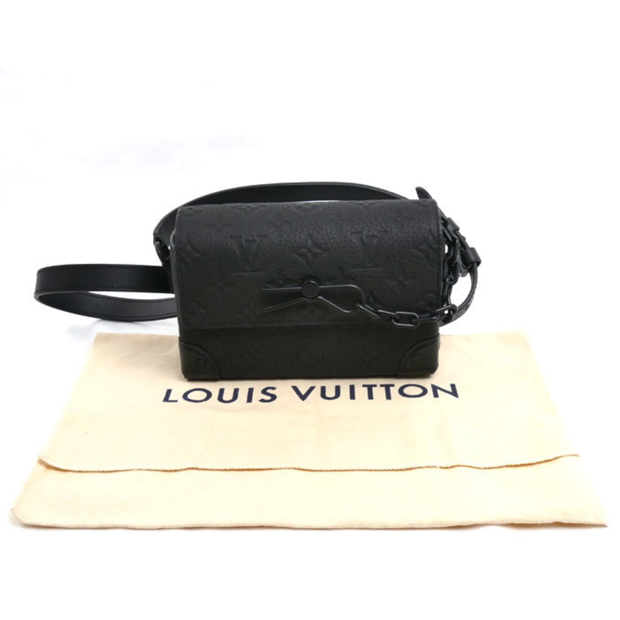 Louis Vuitton Black Shoulder Bag (Pre-Owned)