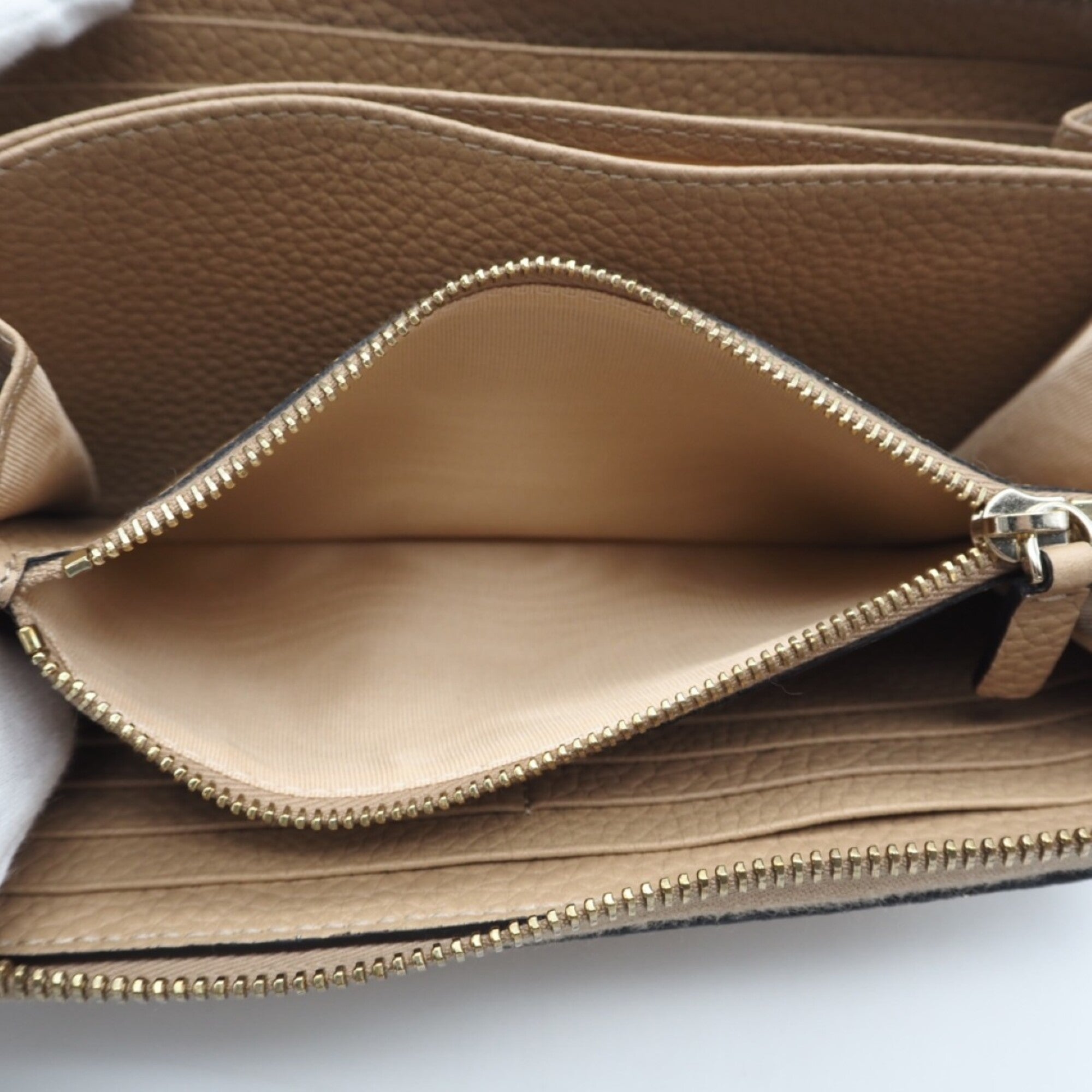 Valentino Beige Leather Long Wallet (Bi-Fold) (Pre-Owned)