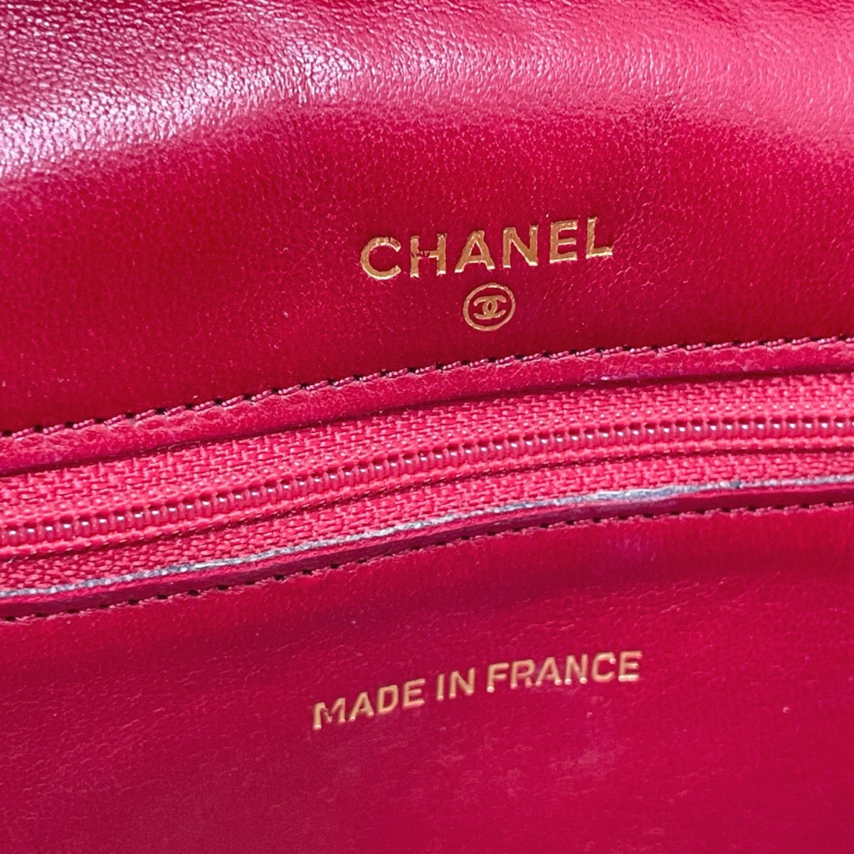 Chanel Red Leather Shoulder Bag (Pre-Owned)