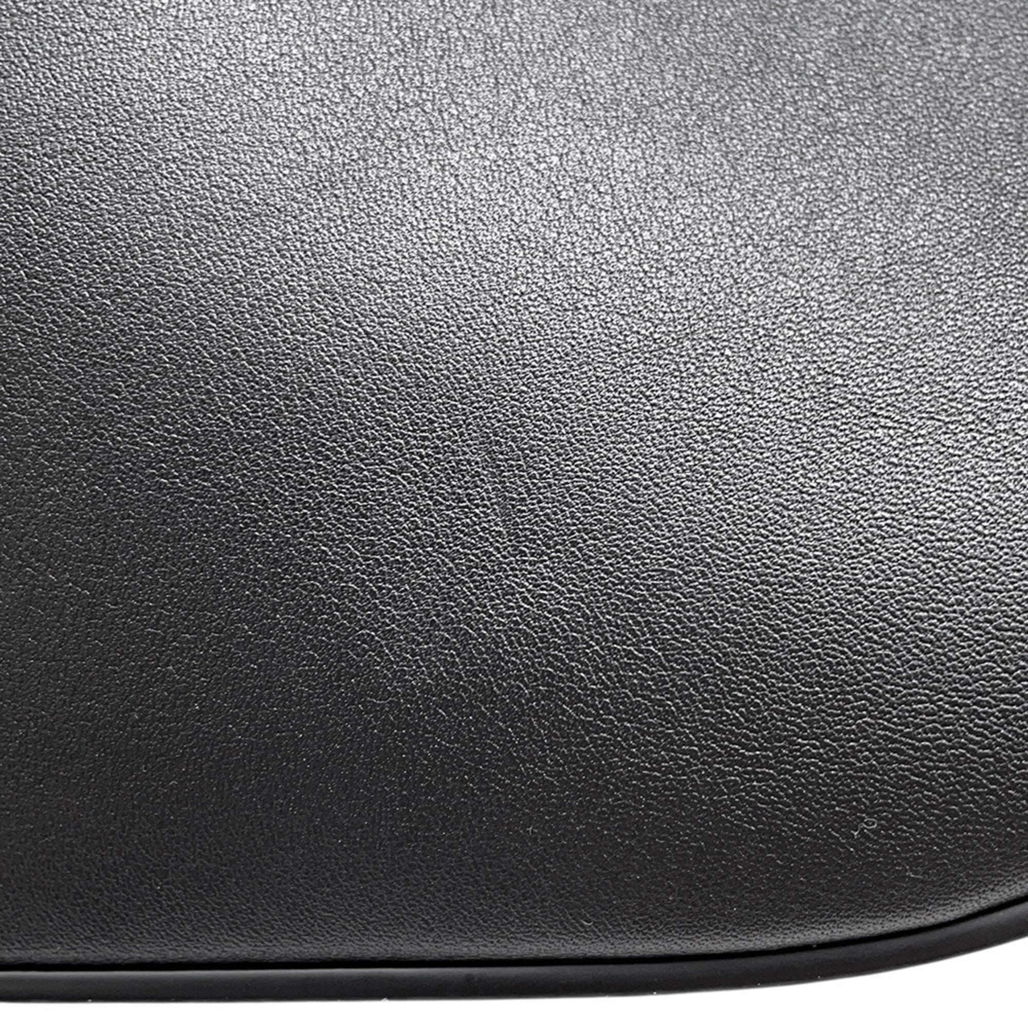 Louis Vuitton Noir Leather Pochette Shoulder Bag (Pre-Owned)