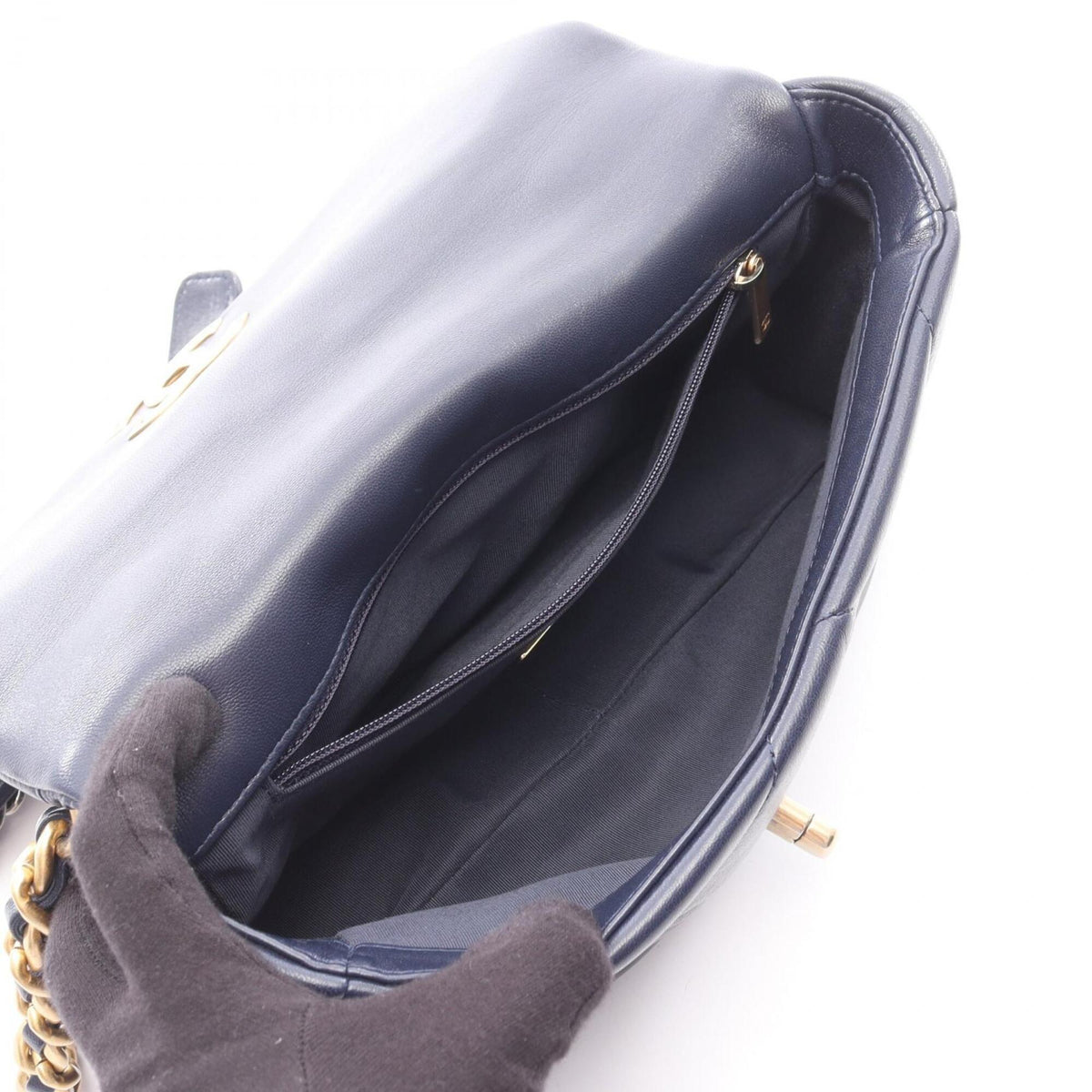 Chanel Matelasse Navy Leather Handbag Shoulder Bag (Pre-Owned)