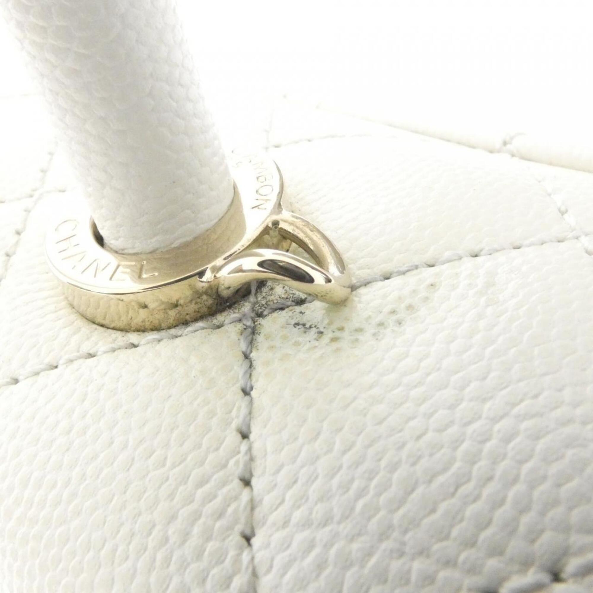 Chanel White Grained Calfskin Handbag (Pre-Owned)