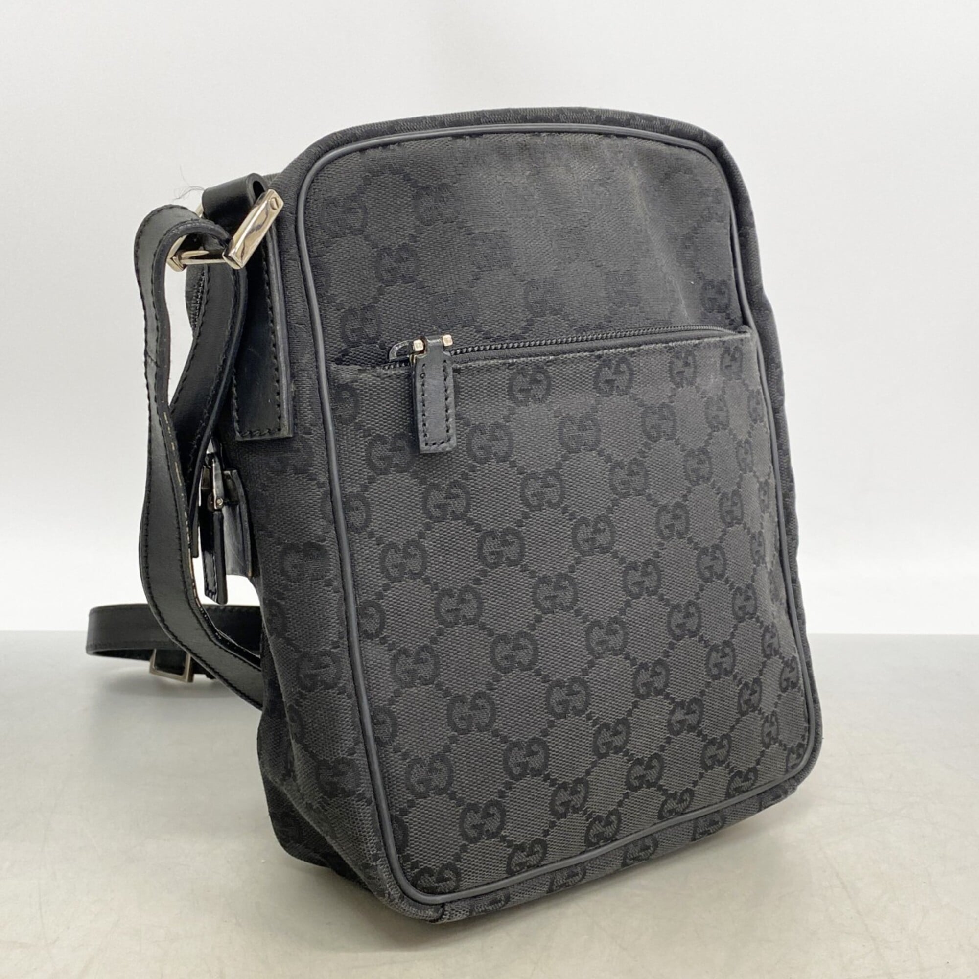 Gucci Black Canvas Shoulder Bag (Pre-Owned)