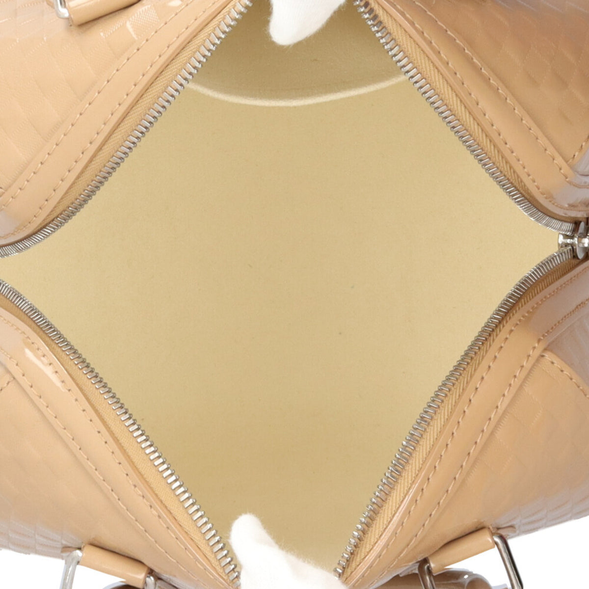 Louis Vuitton Beige Handbag (Pre-Owned)
