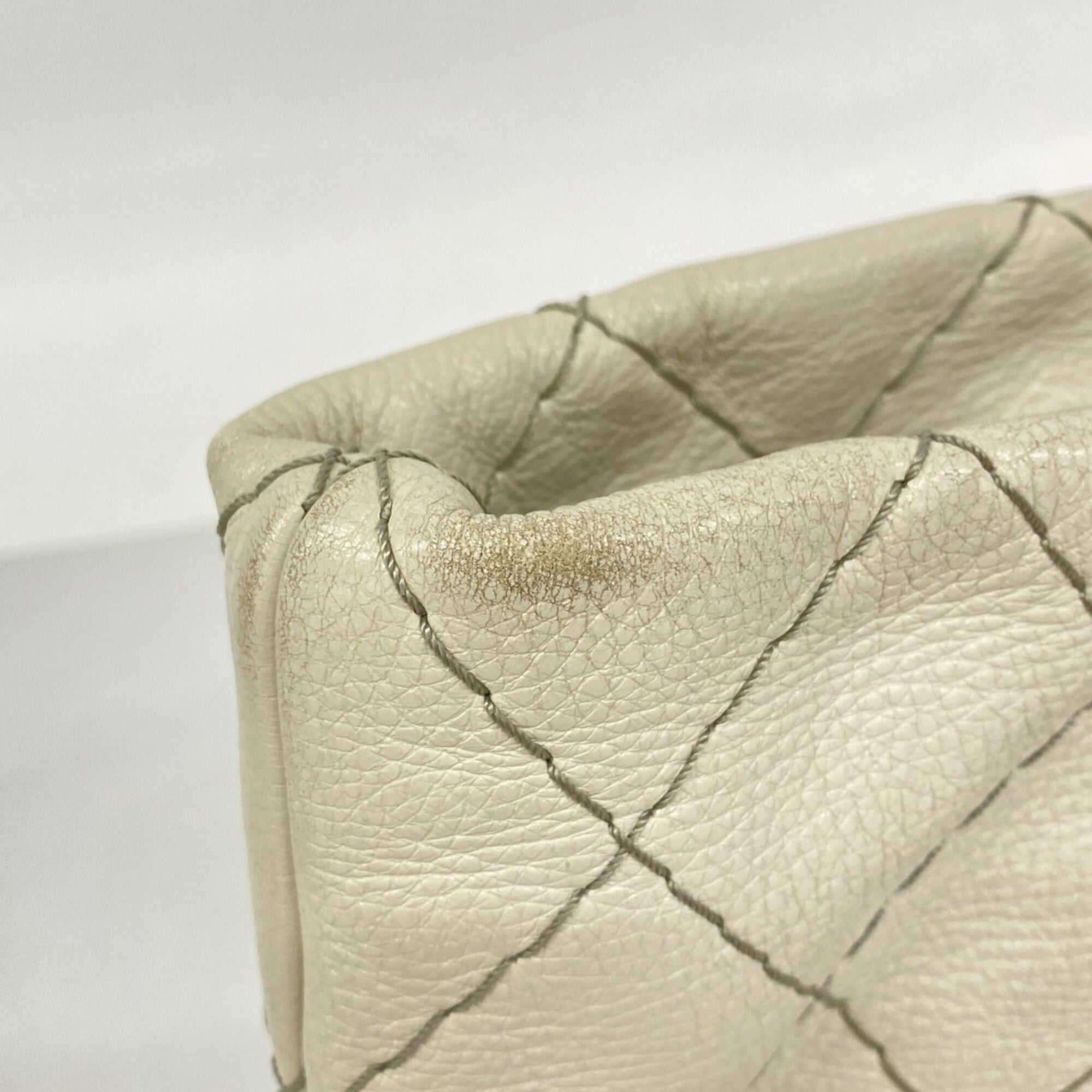Chanel Gray Leather Tote Bag (Pre-Owned)