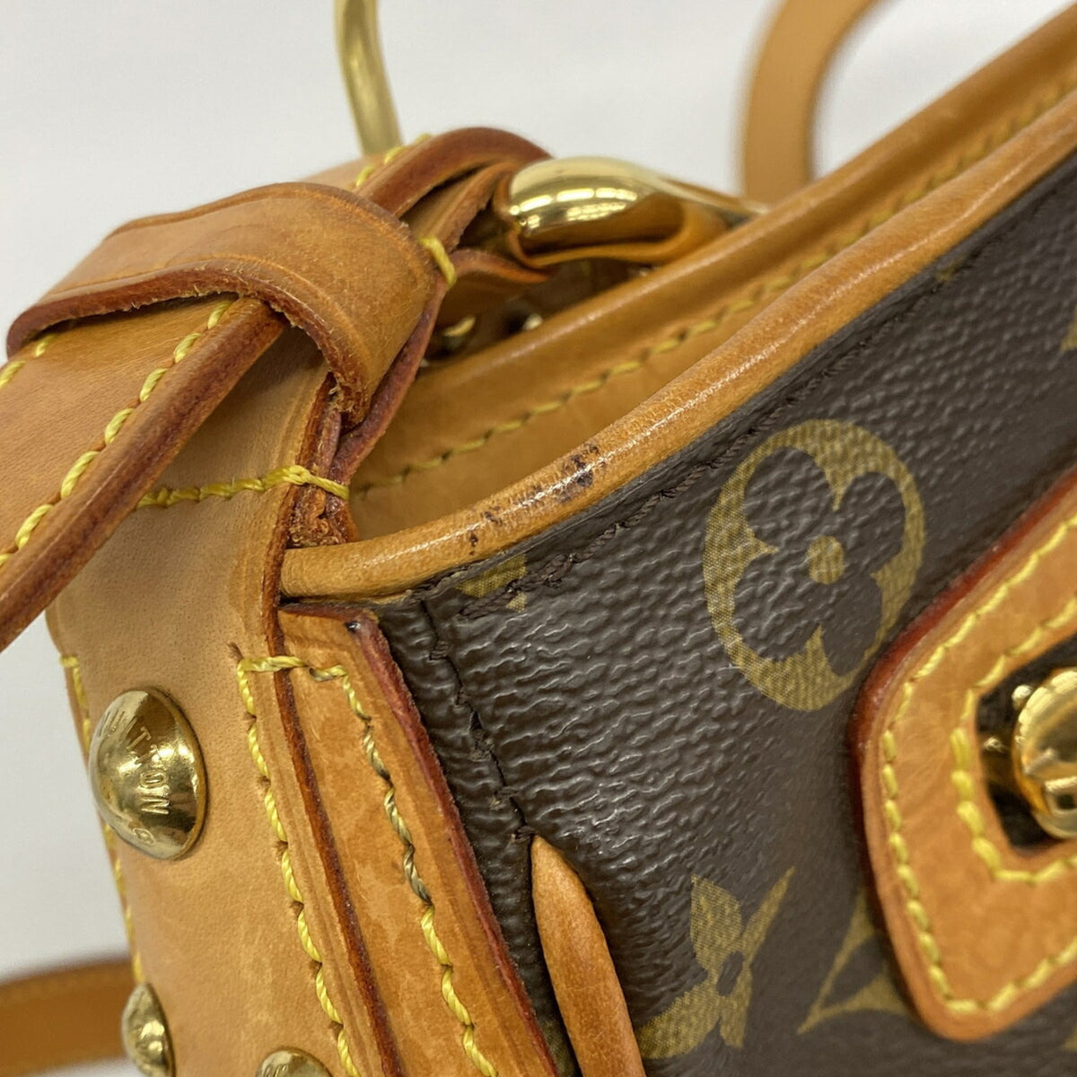 Louis Vuitton Brown Shoulder Bag (Pre-Owned)