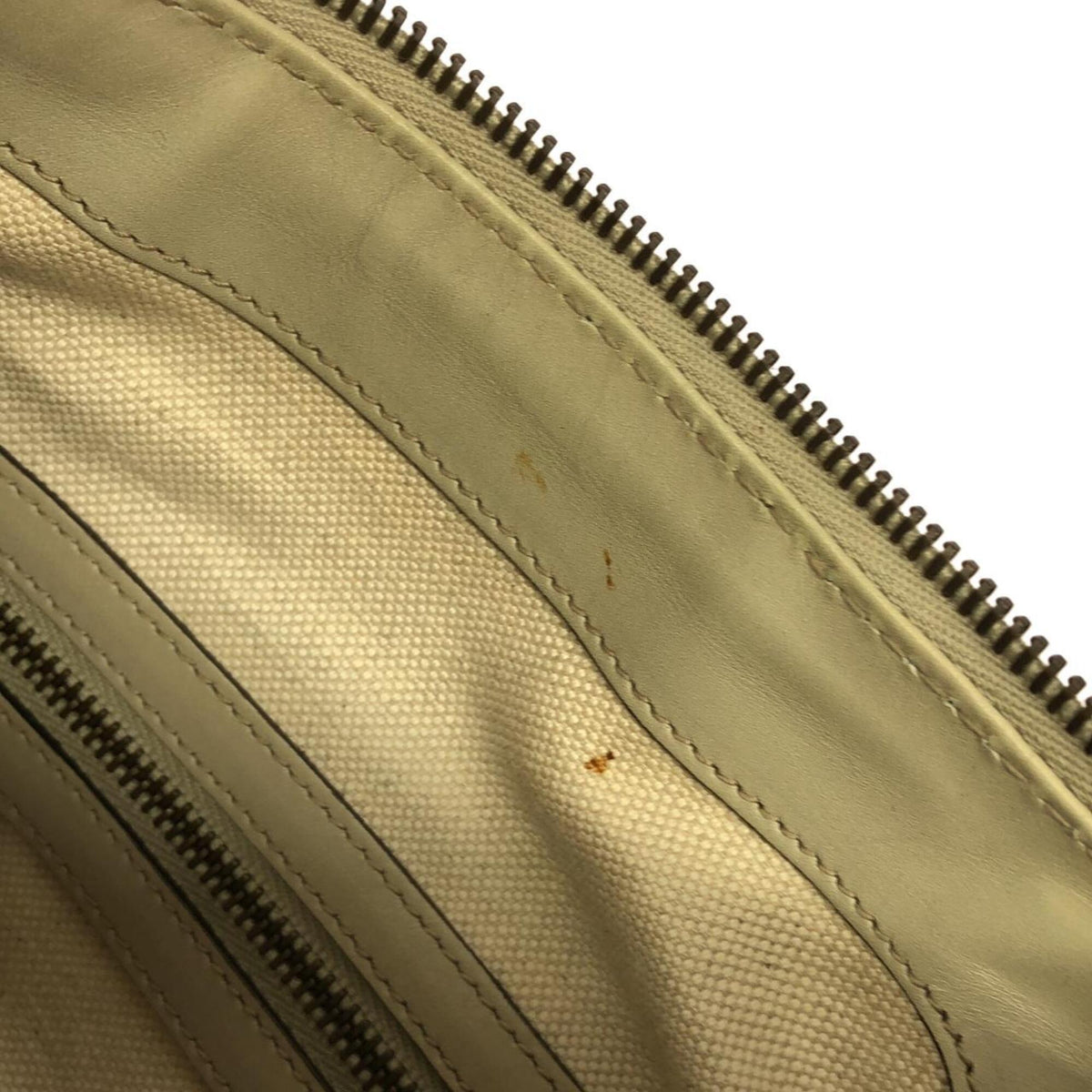 Gucci Beige Ivory Gg Canvas Shoulder Bag (Pre-Owned)