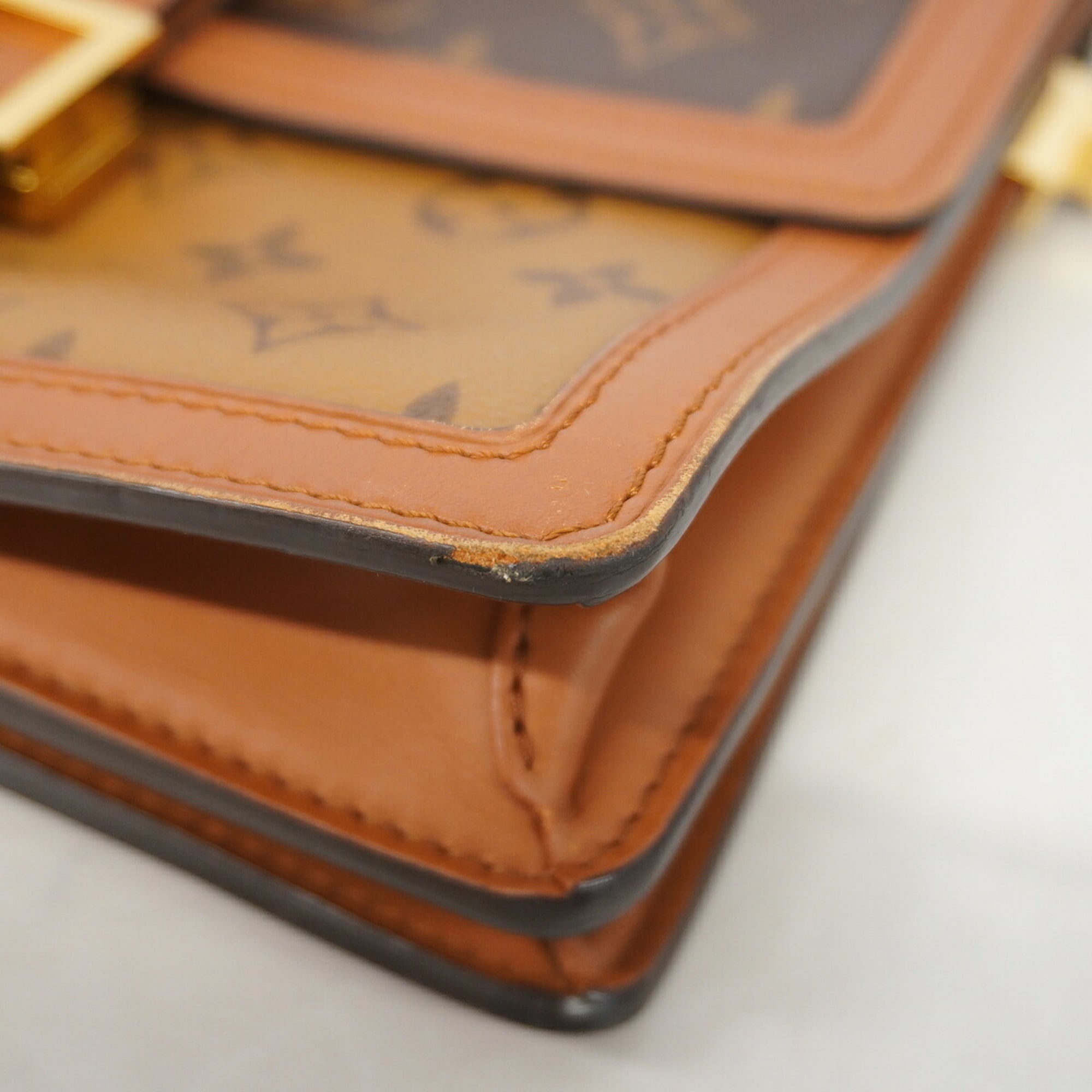 Louis Vuitton Brown Shoulder Bag (Pre-Owned)