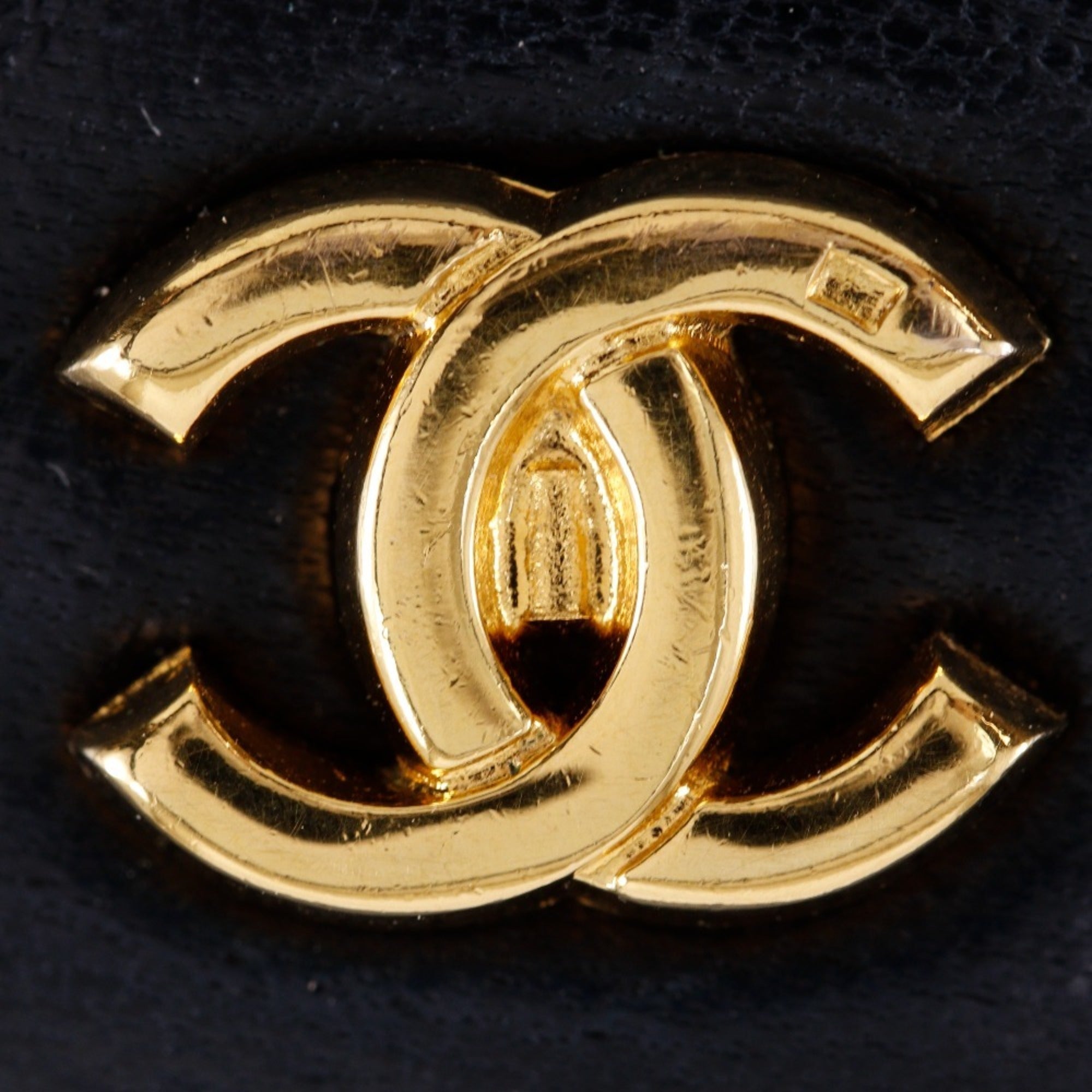 Chanel Black Leather Pochette Shoulder Bag (Pre-Owned)