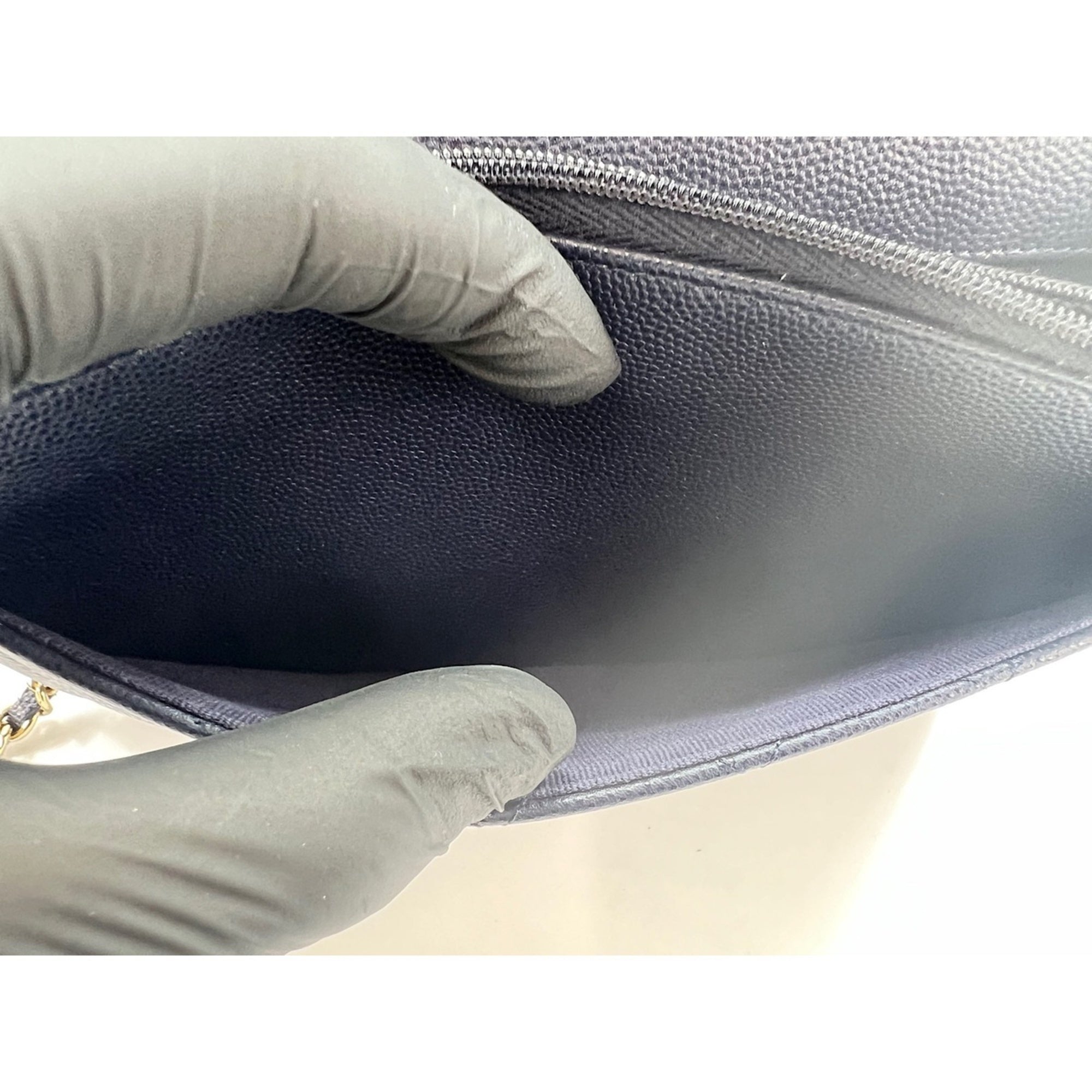 Chanel Navy Shoulder Bag (Pre-Owned)
