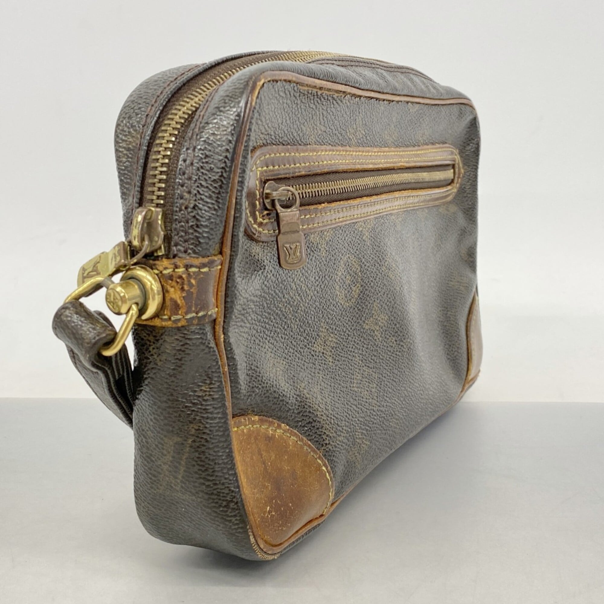 Louis Vuitton Brown Clutch Bag (Pre-Owned)