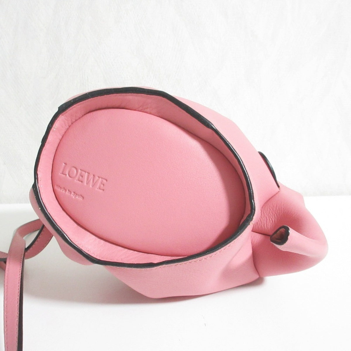 Loewe Pink Leather Shoulder Bag (Pre-Owned)