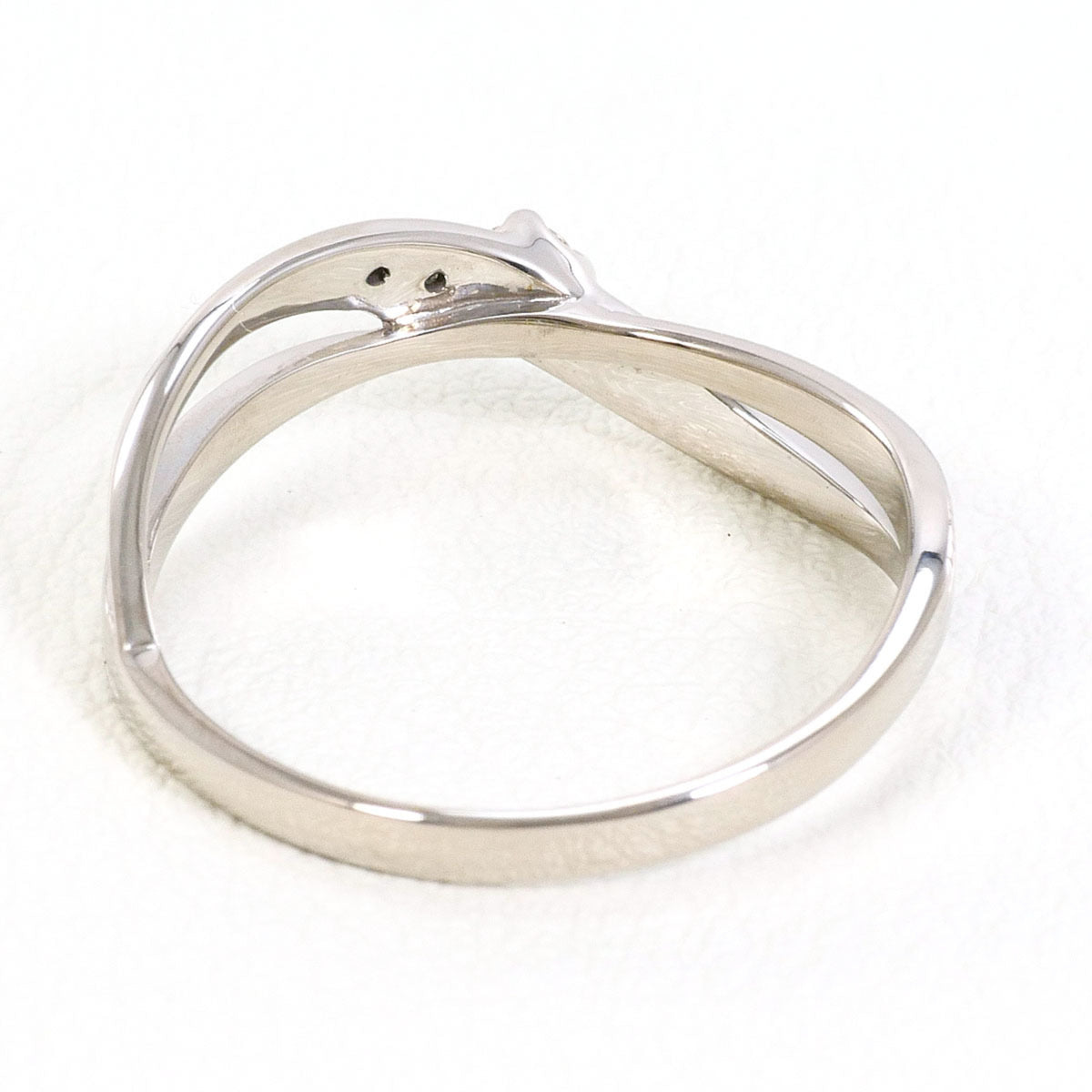 Unbranded White Gold White Gold (10K) Band Ring (Pre-Owned)