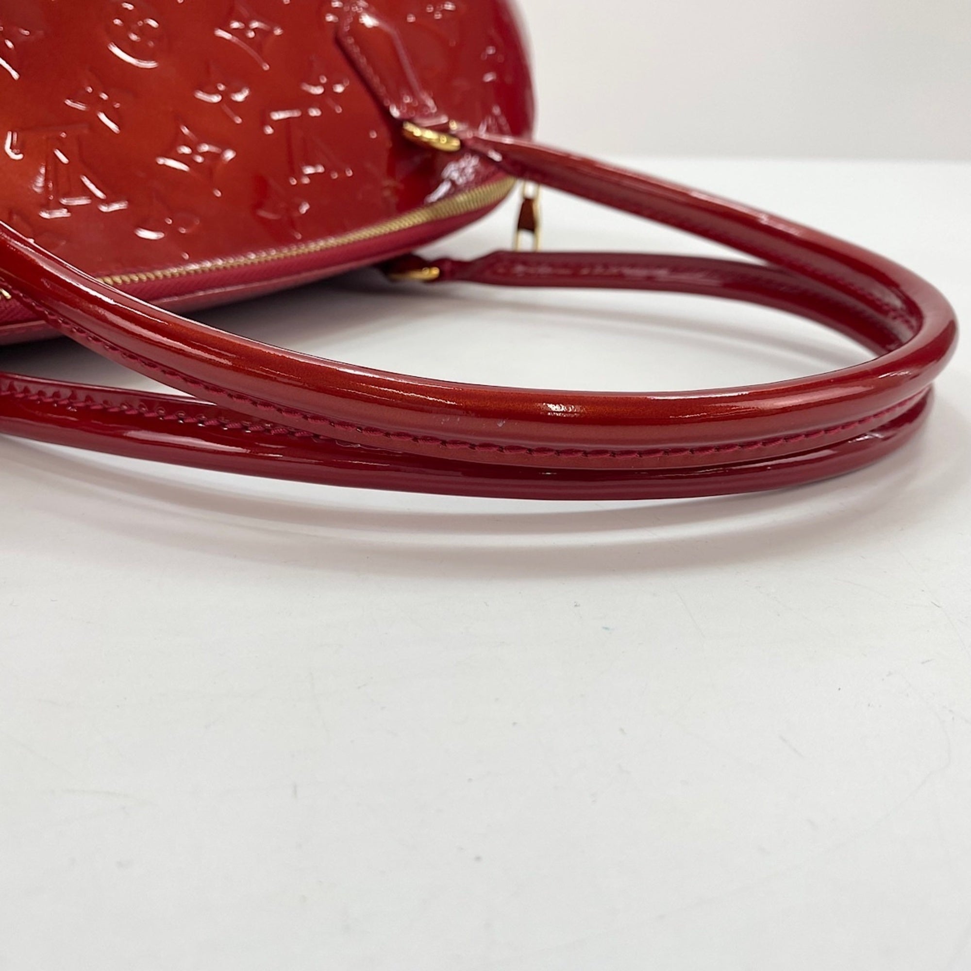 Louis Vuitton Red Color Shoulder Bag (Pre-Owned)