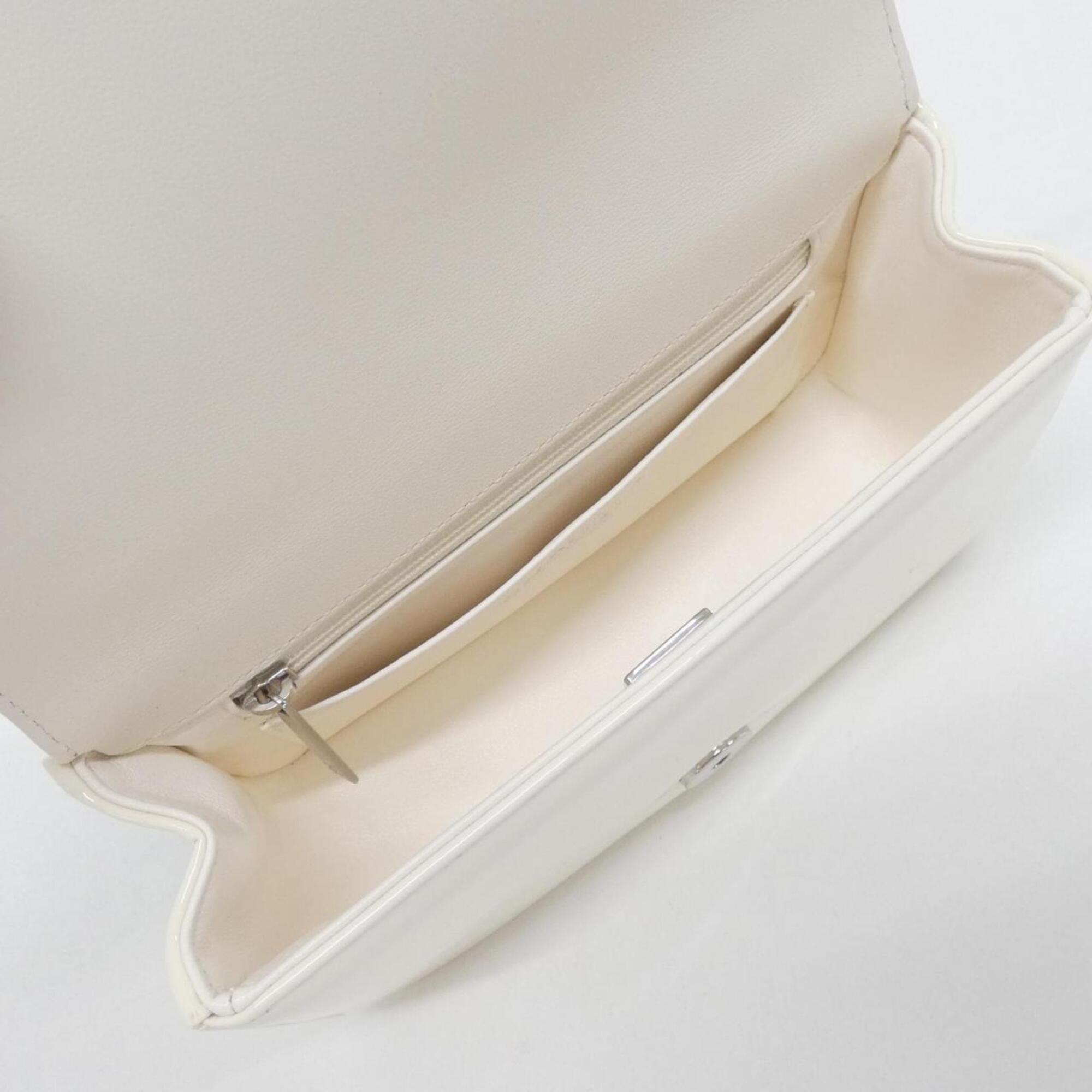 Chanel White Shoulder Bag (Pre-Owned)