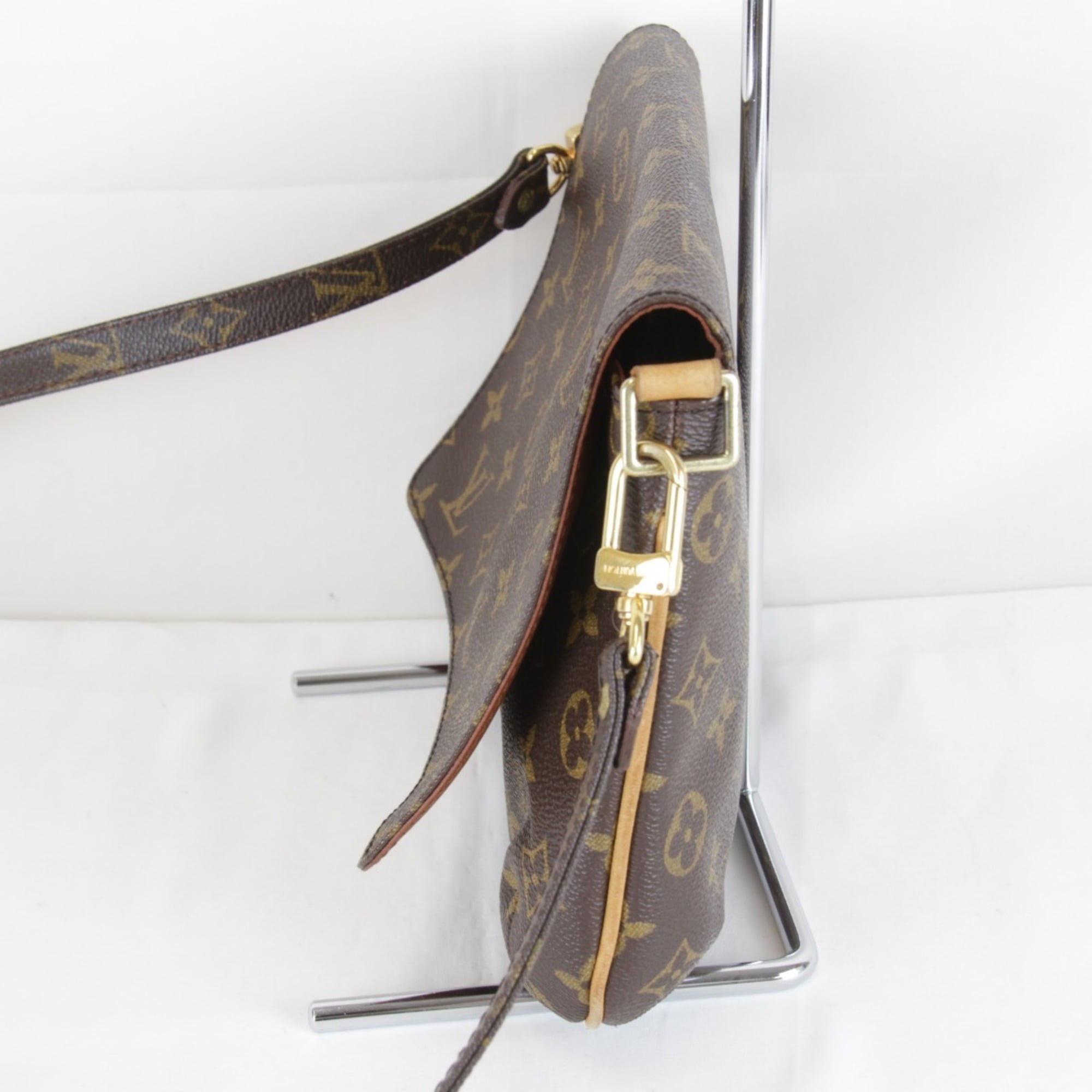 Louis Vuitton Monogram Monogram Canvas Shoulder Bag (Pre-Owned)