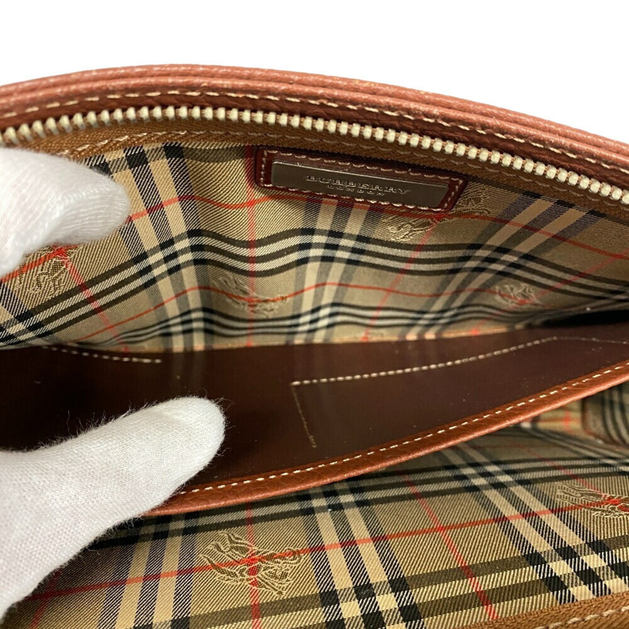 Burberry Brown Leather Clutch Bag (Pre-Owned)
