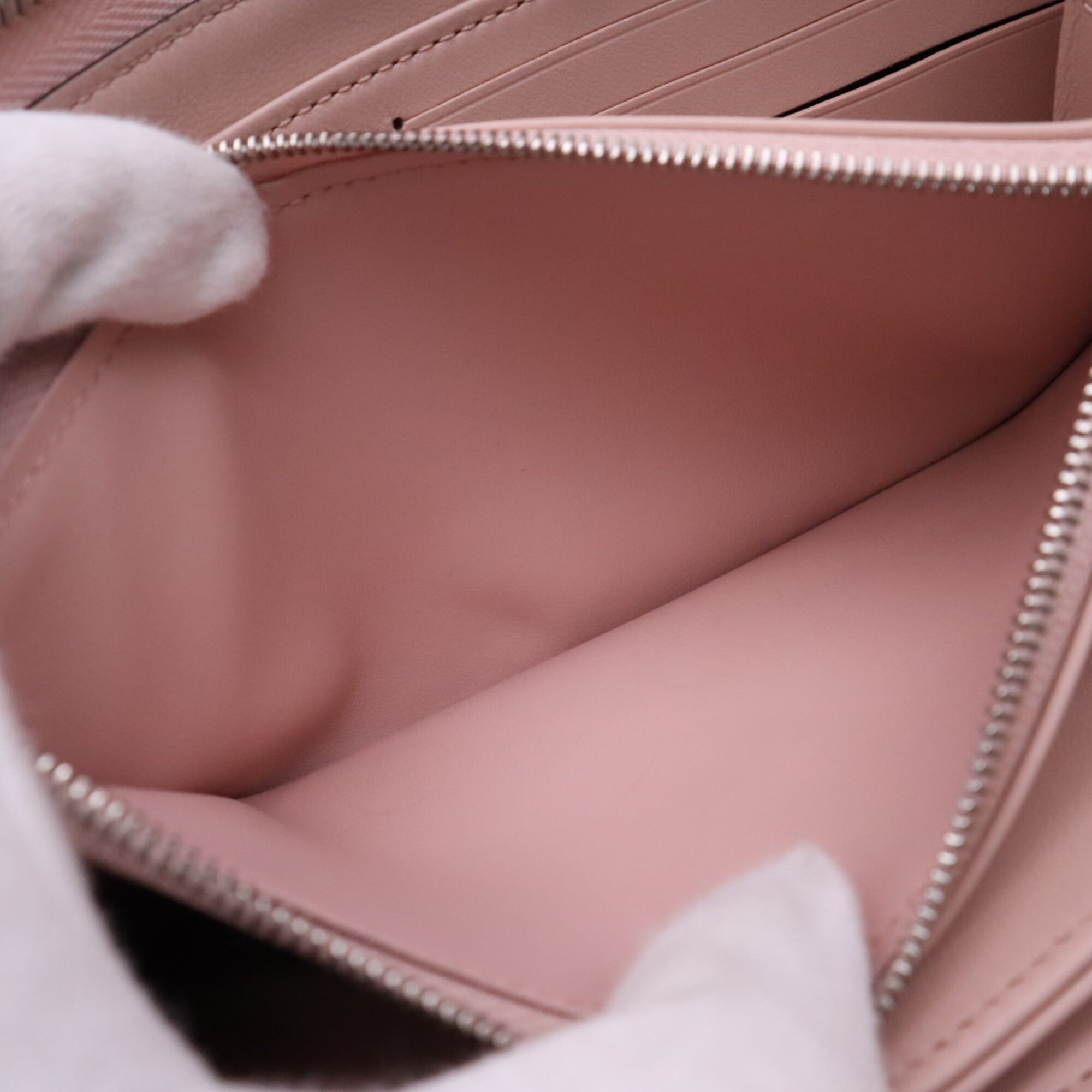 Louis Vuitton Mahina Pink Leather Long Wallet (Bi-Fold) (Pre-Owned)