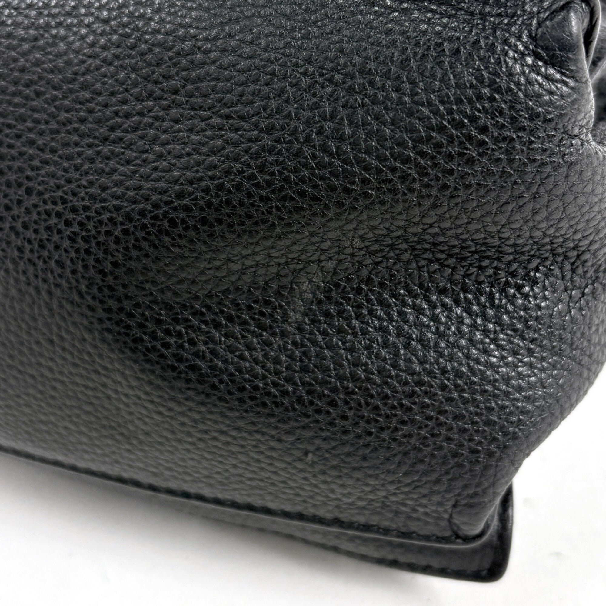 Loewe Black Leather Shoulder Bag (Pre-Owned)