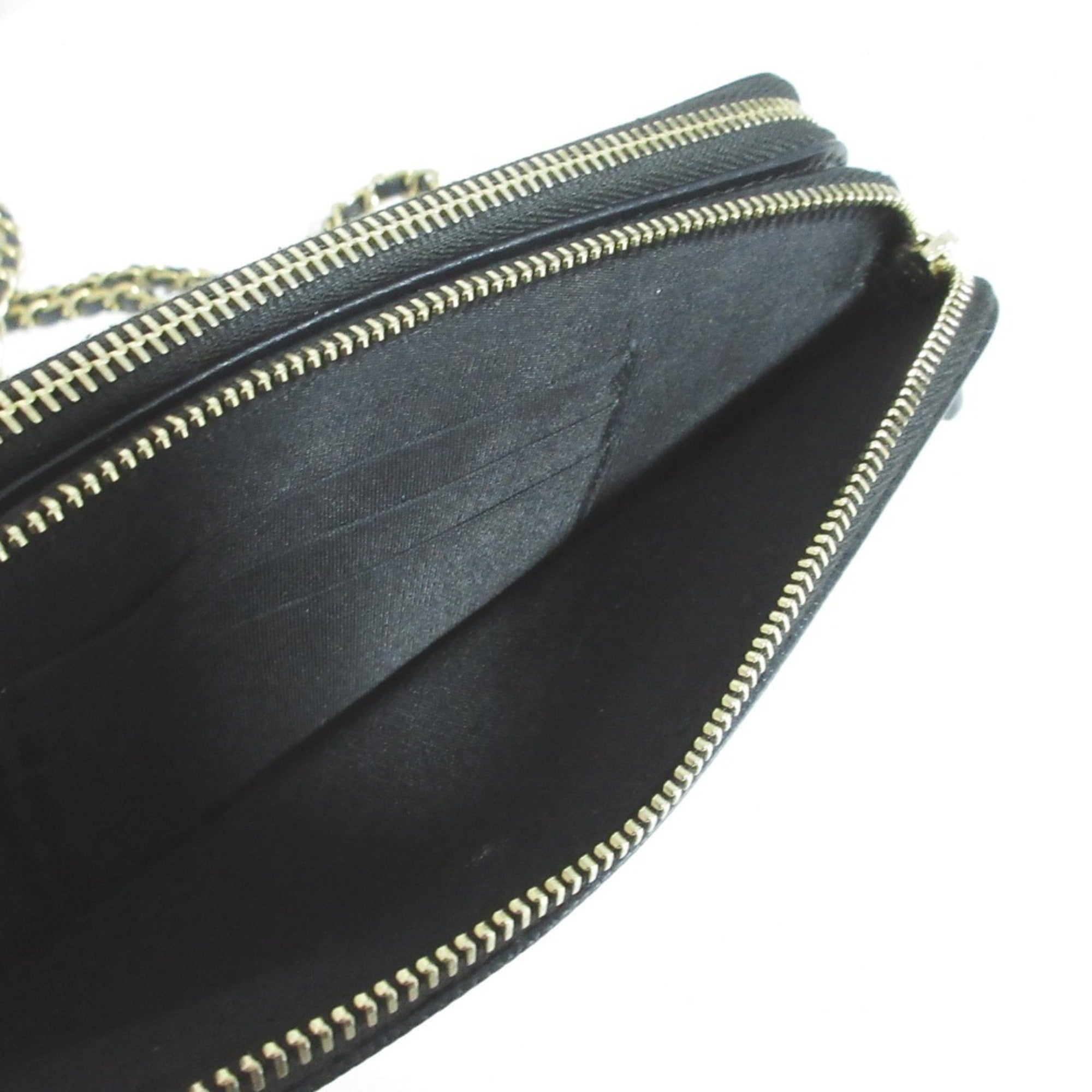 Chanel Black Grained Calfskin Shoulder Bag (Pre-Owned)