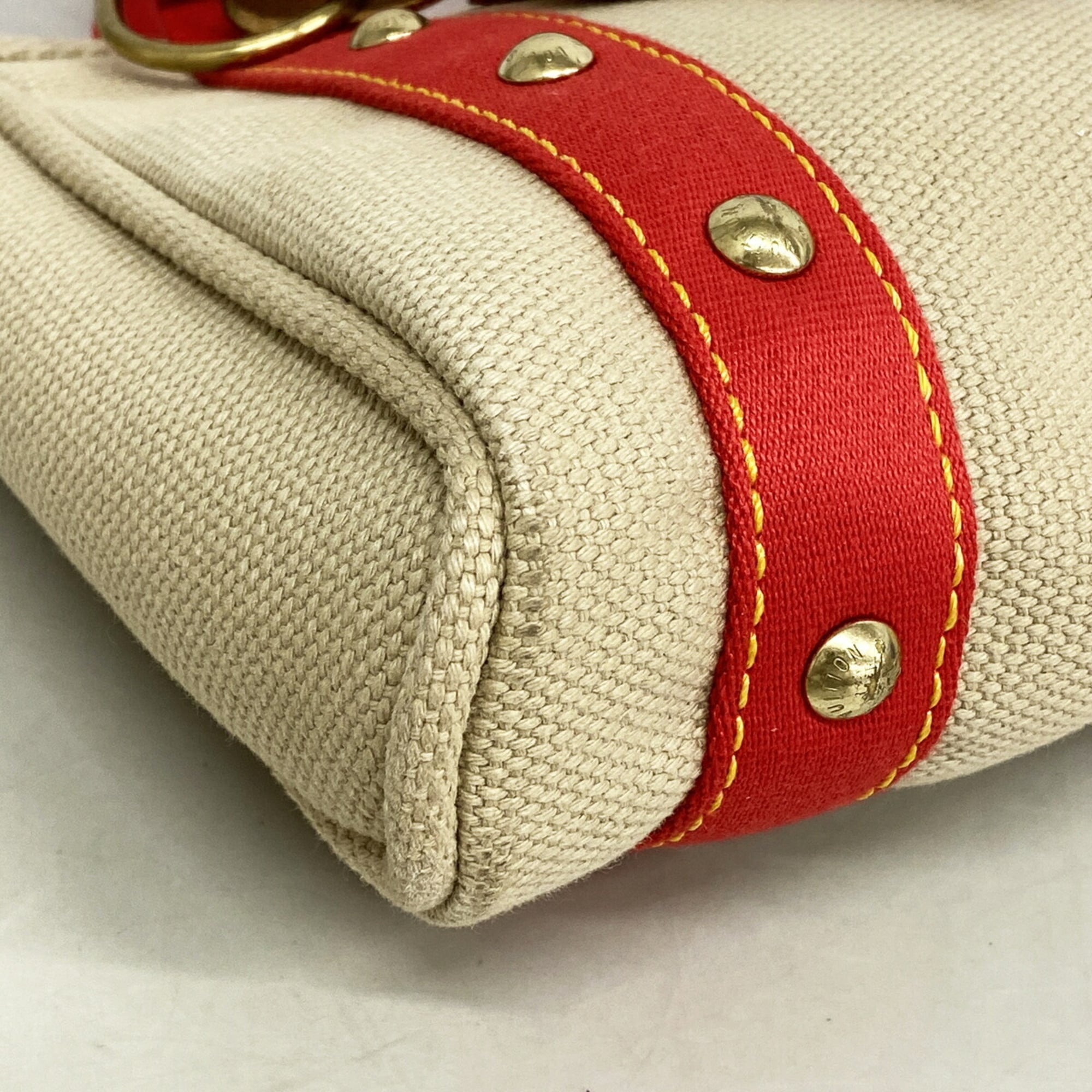 Louis Vuitton Beige Handbag (Pre-Owned)