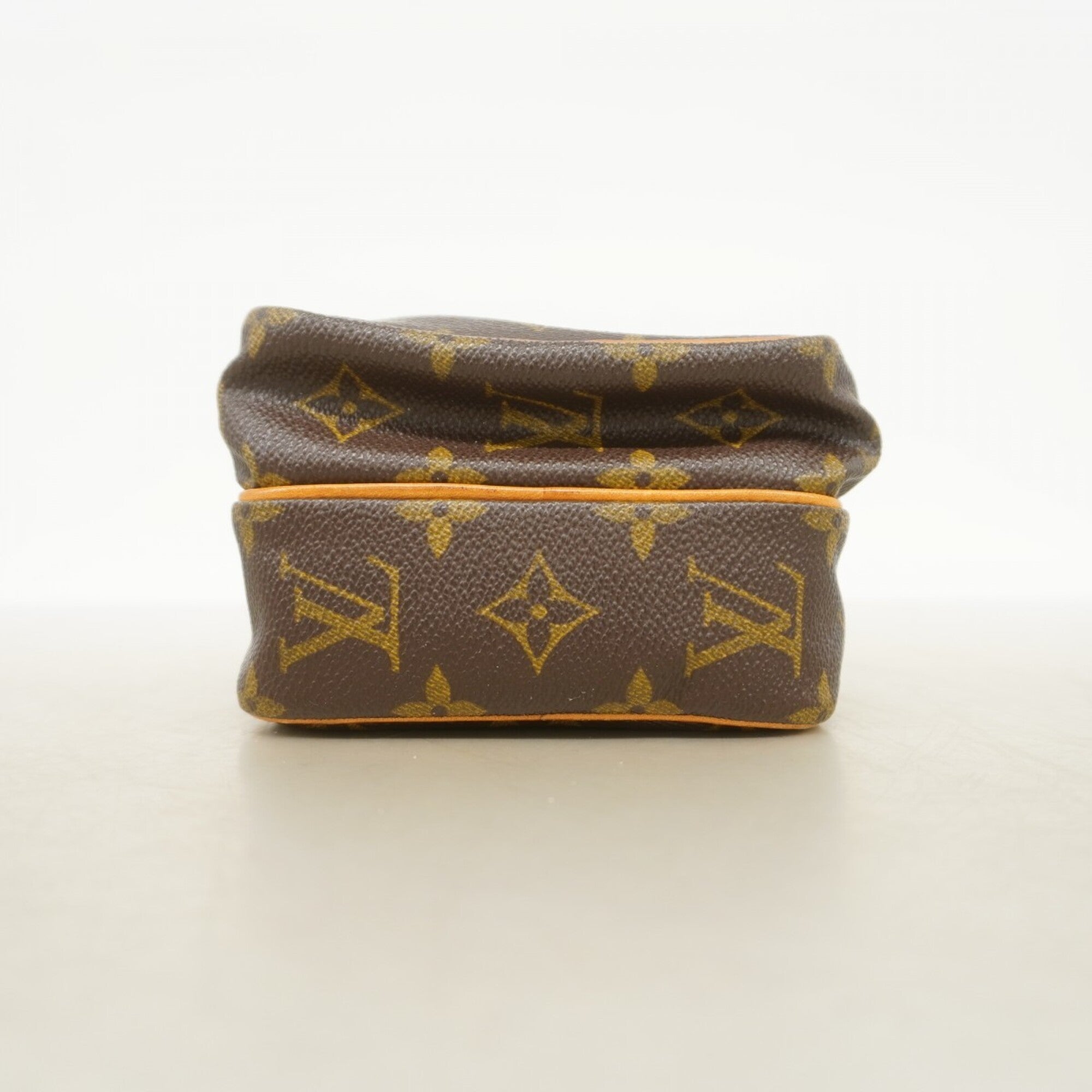 Louis Vuitton Brown Shoulder Bag (Pre-Owned)
