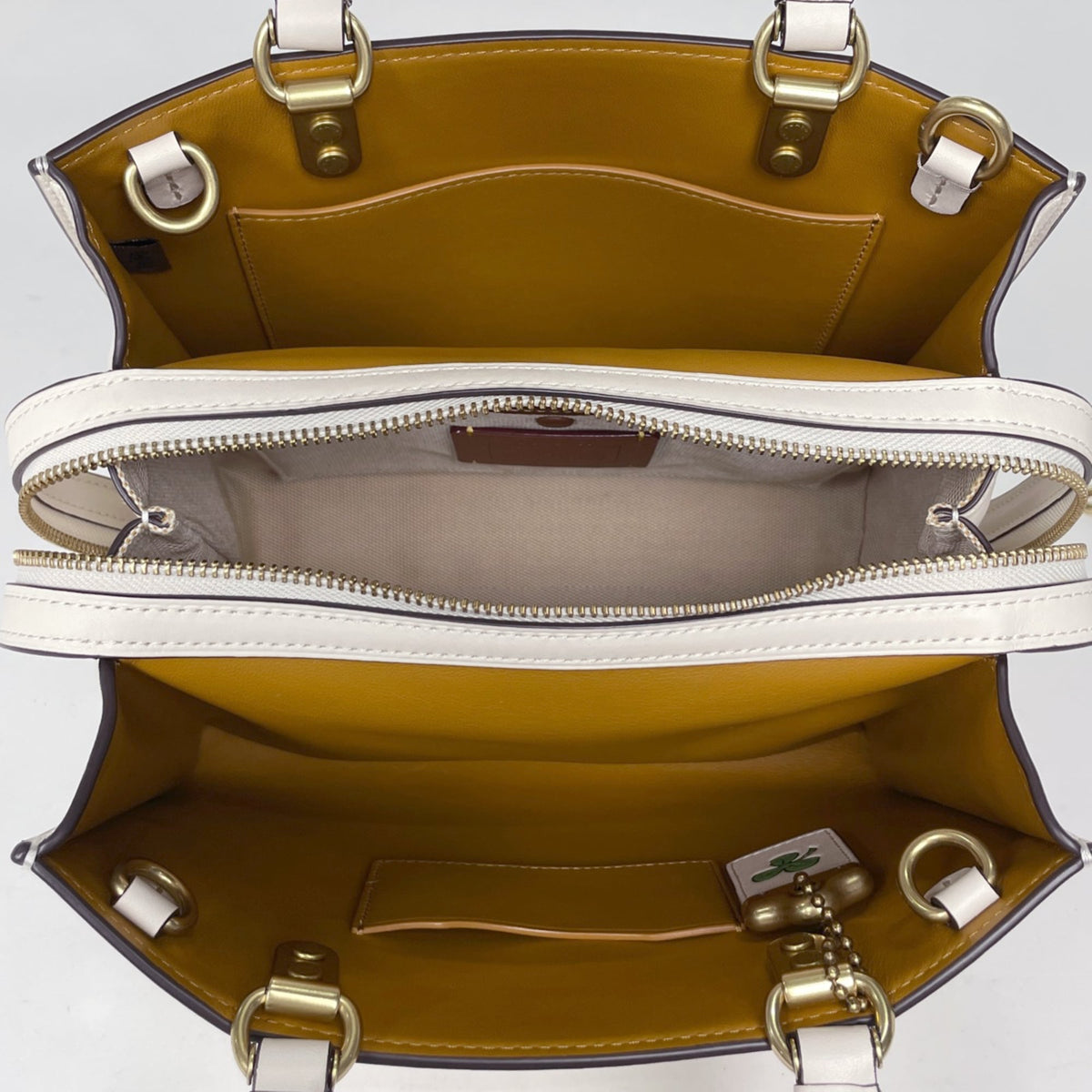 Coach White Leather Handbag (Pre-Owned)