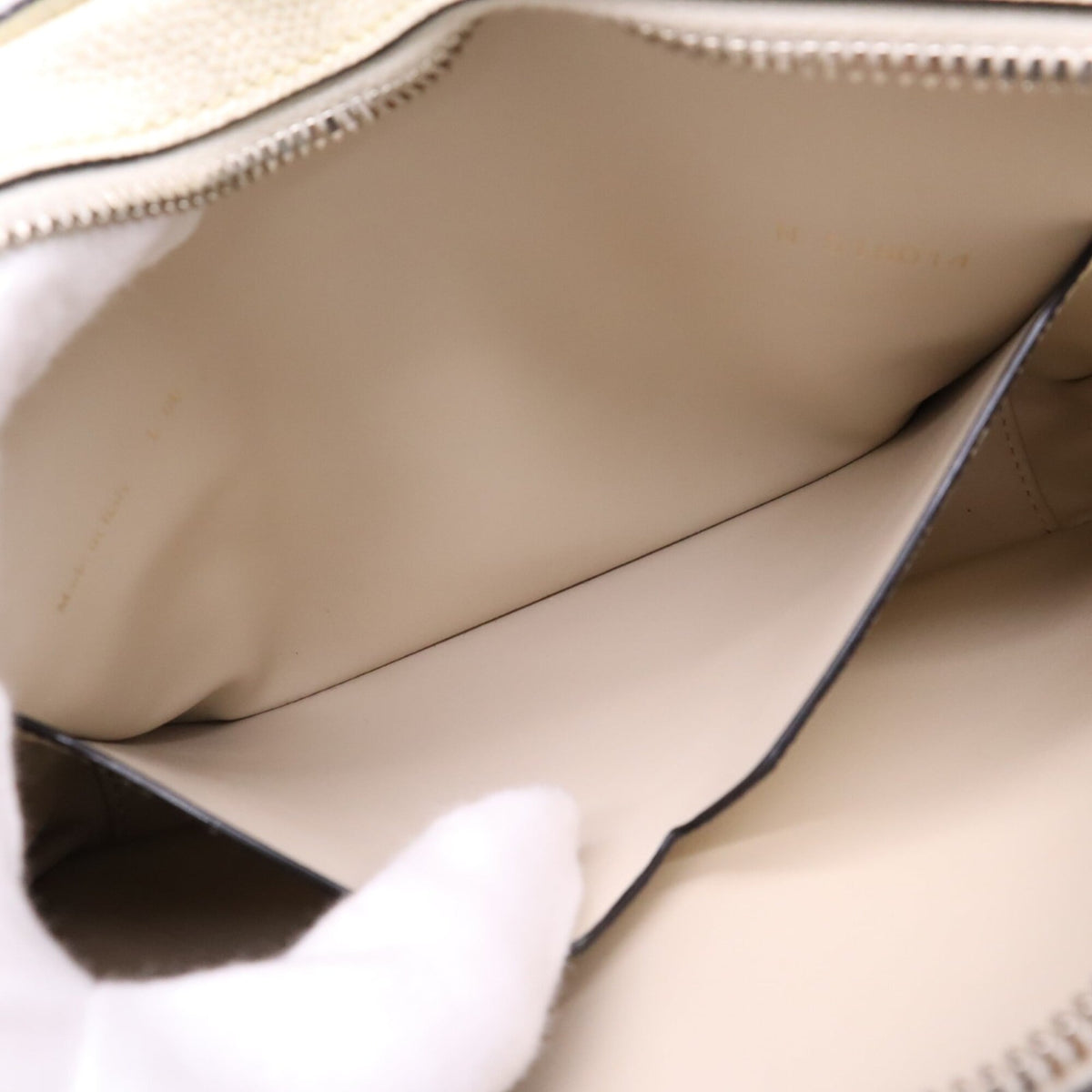 Valextra Ivory Leather Shoulder Bag (Pre-Owned)