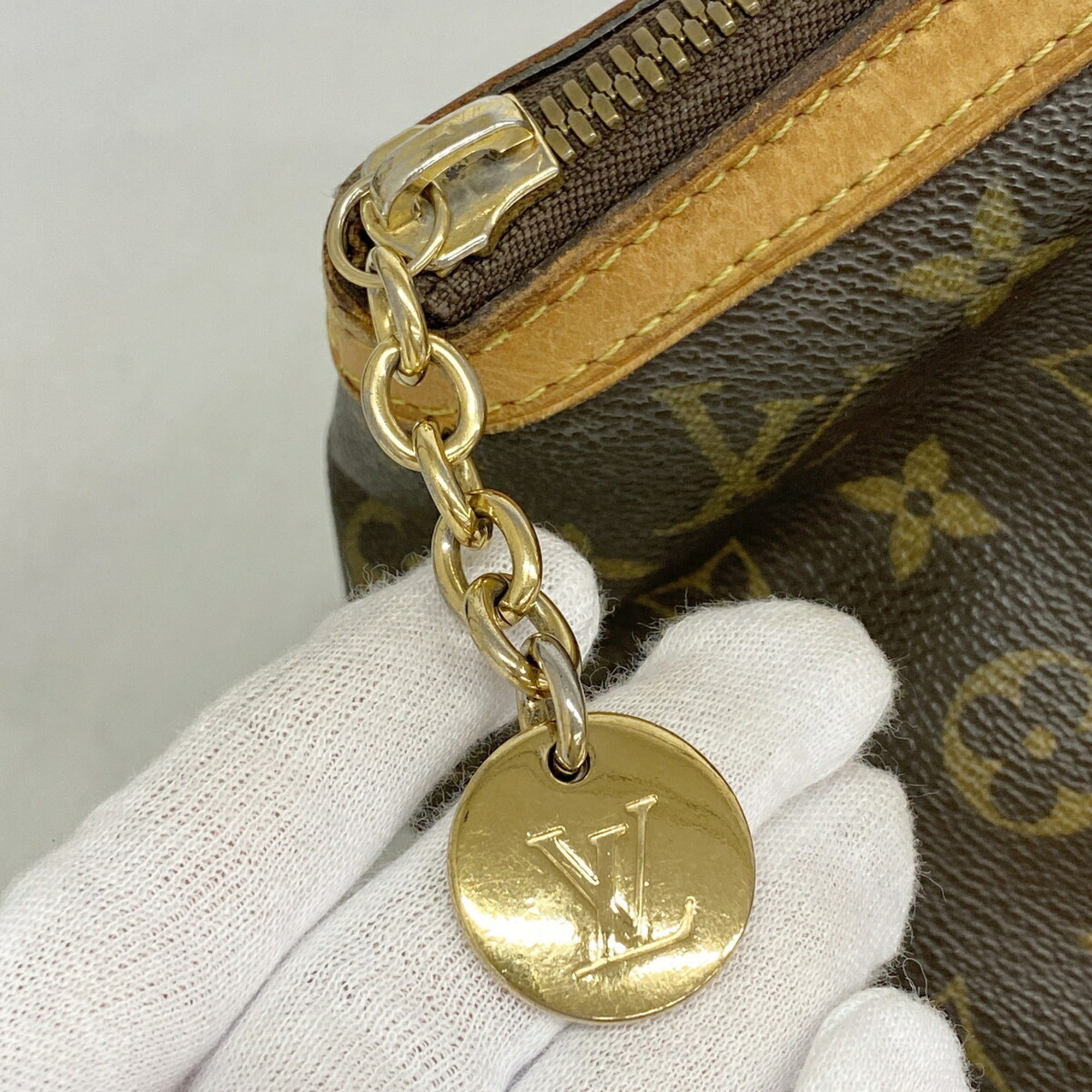 Louis Vuitton Brown Handbag (Pre-Owned)