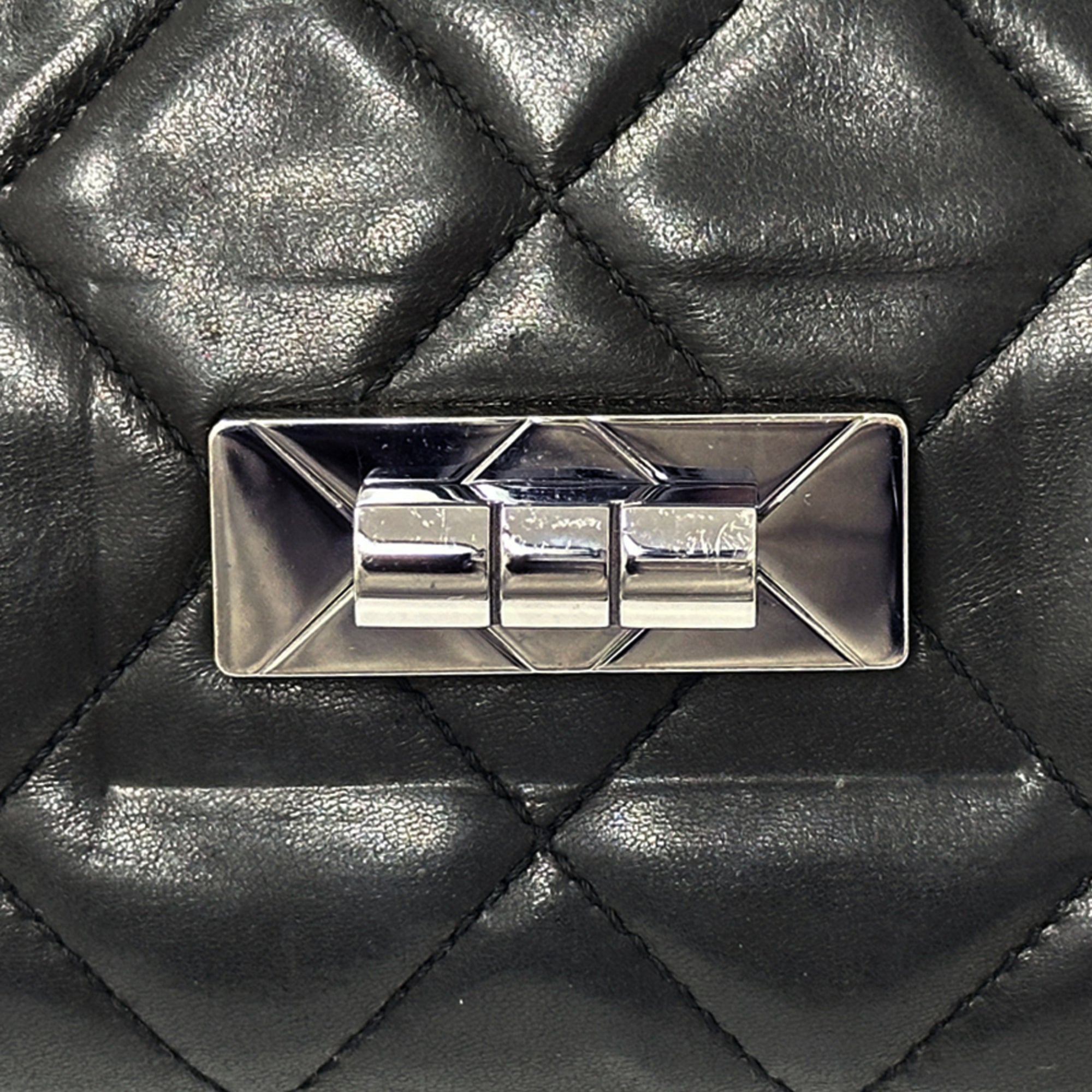 Chanel Black Leather Handbag Shoulder Bag (Pre-Owned)