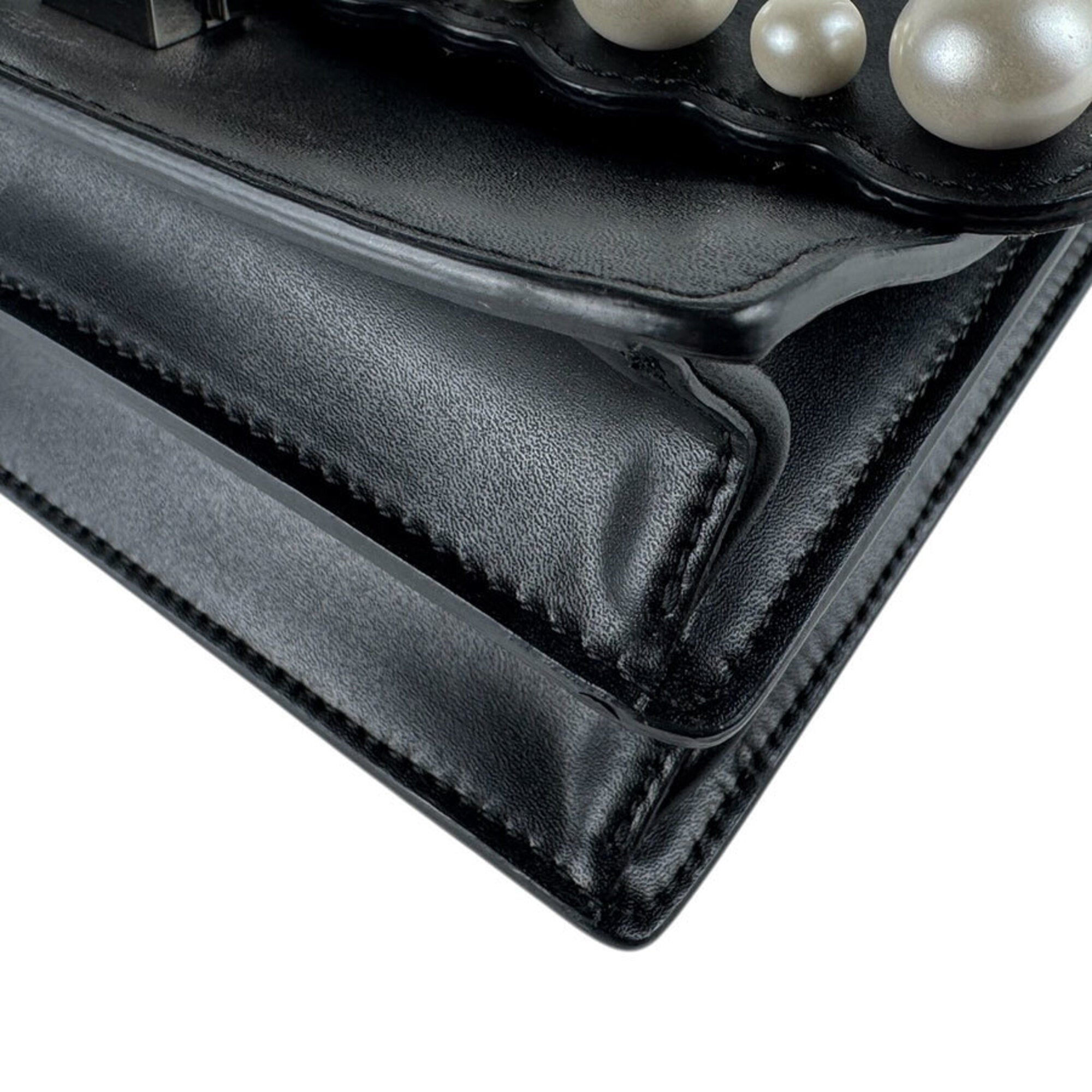 Fendi Black Leather Shoulder Bag (Pre-Owned)