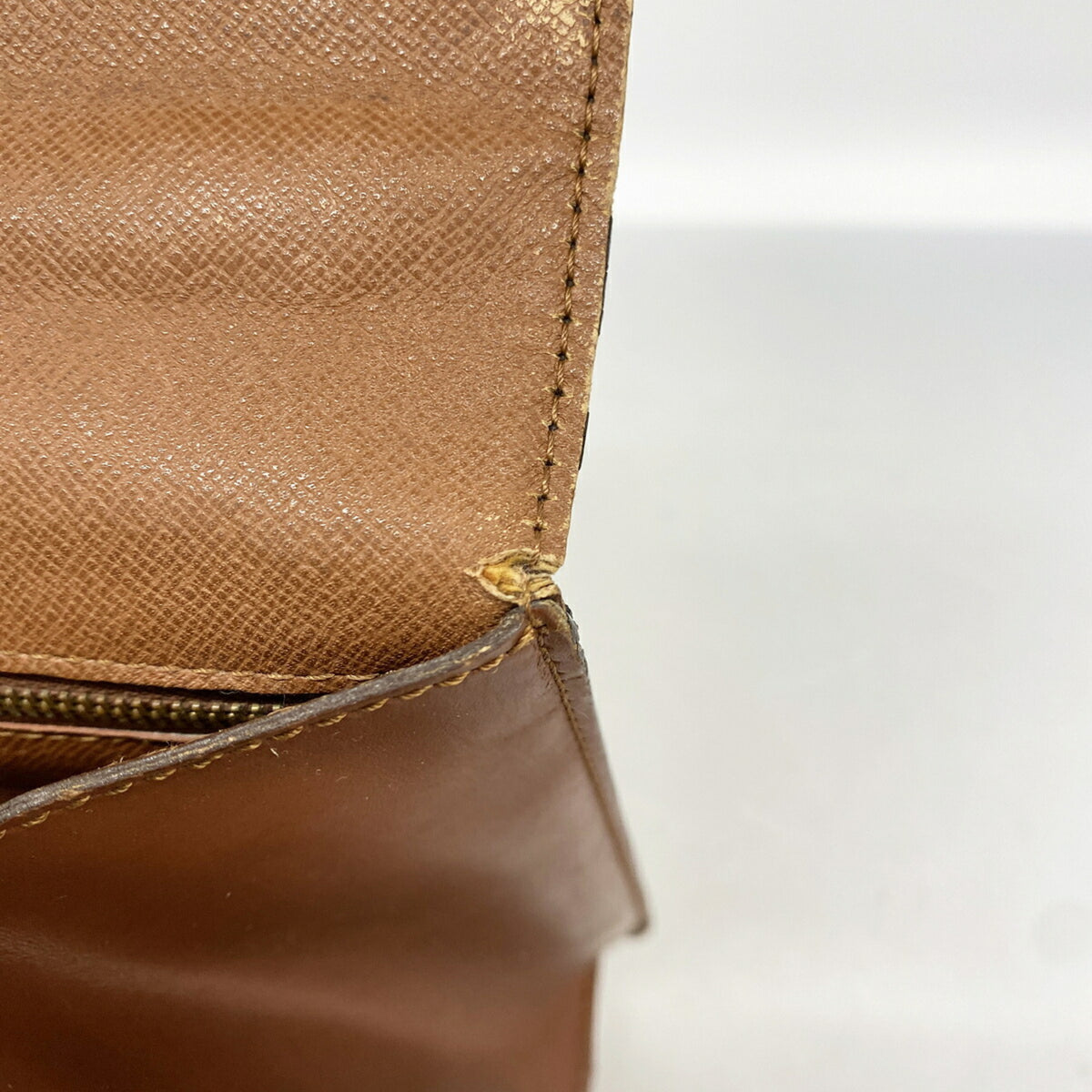 Louis Vuitton Brown Handbag (Pre-Owned)