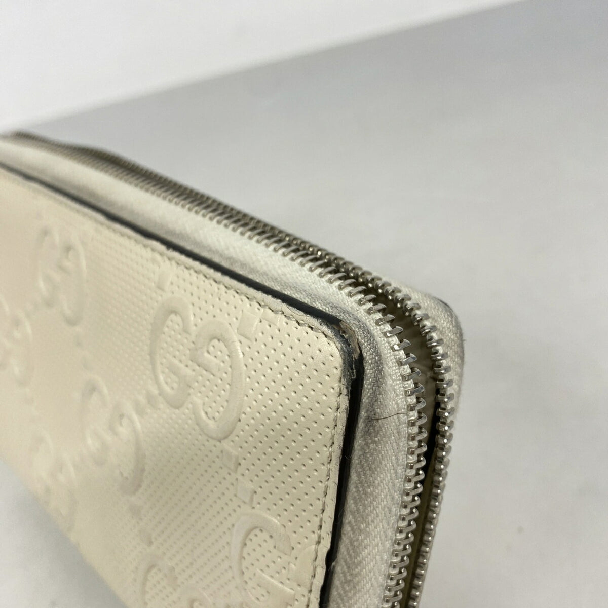 Gucci Ivory Leather Long Wallet (Bi-Fold) (Pre-Owned)