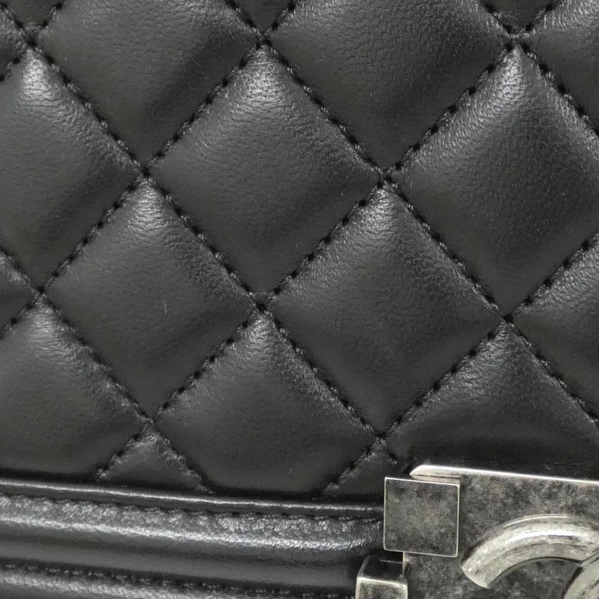 Chanel Black Shoulder Bag (Pre-Owned)
