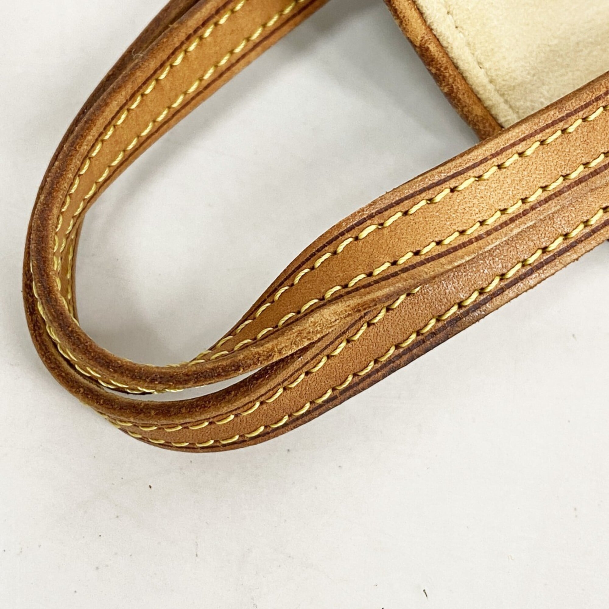Louis Vuitton Brown Shoulder Bag (Pre-Owned)