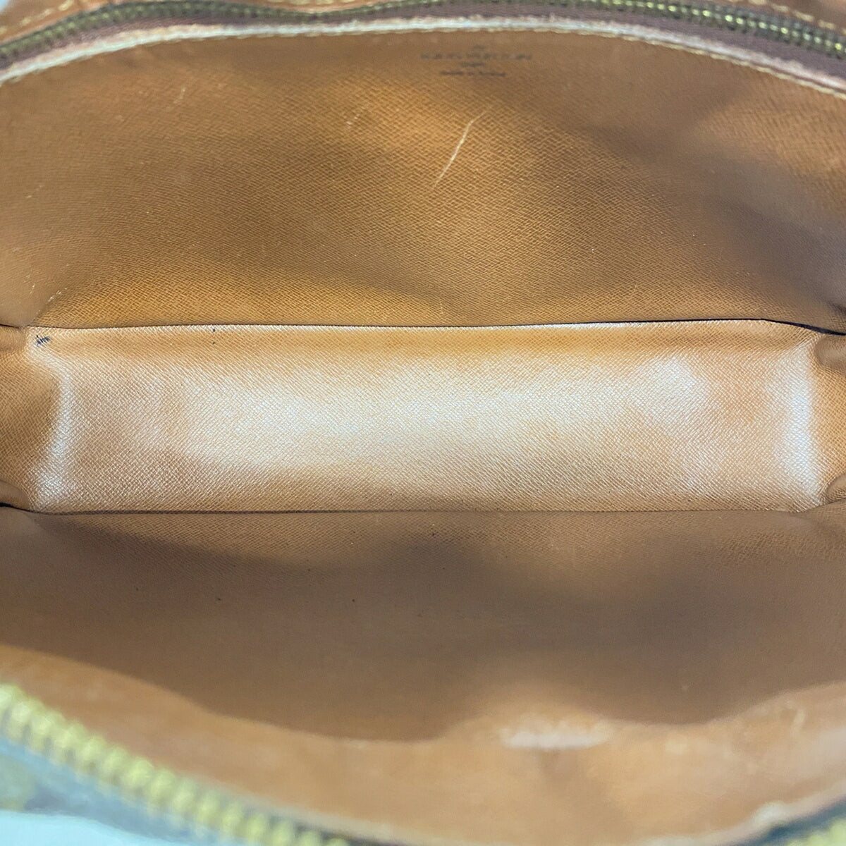 Louis Vuitton Brown Shoulder Bag (Pre-Owned)