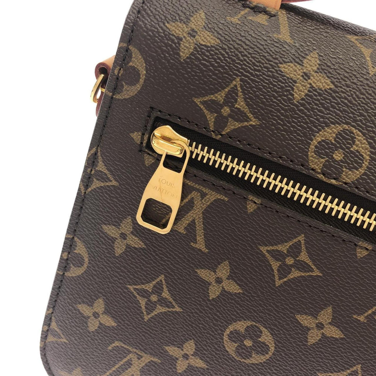 Louis Vuitton Marron Coated Canvas Handbag Pochette (Pre-Owned)