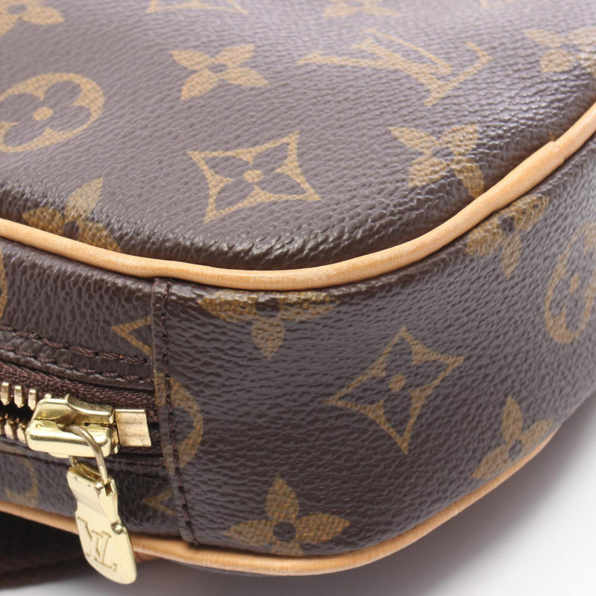 Louis Vuitton Brown Coated Canvas Leather Fanny Pack Handbag (Pre-Owned)