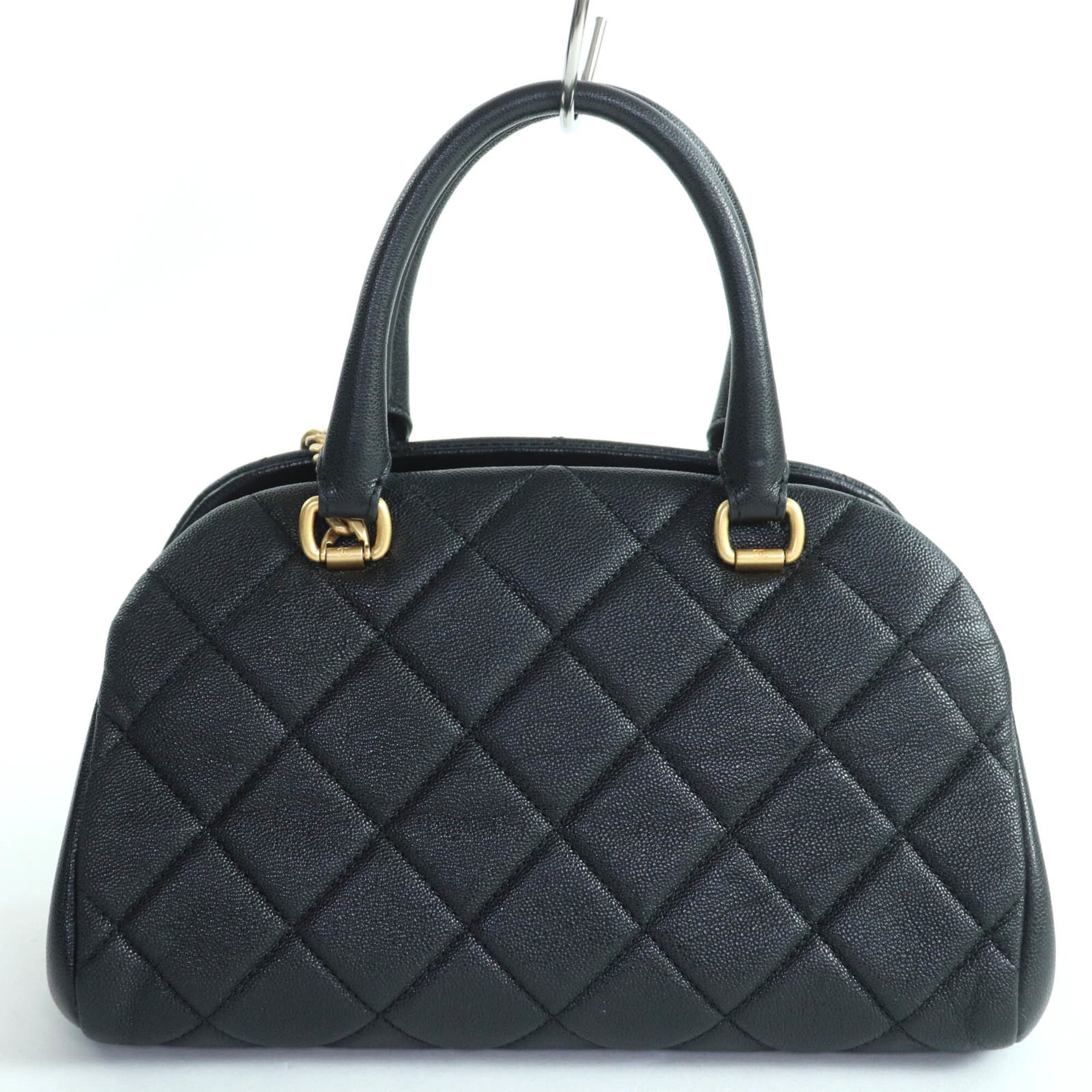 Chanel Matelasse Black Grained Calfskin Handbag (Pre-Owned)