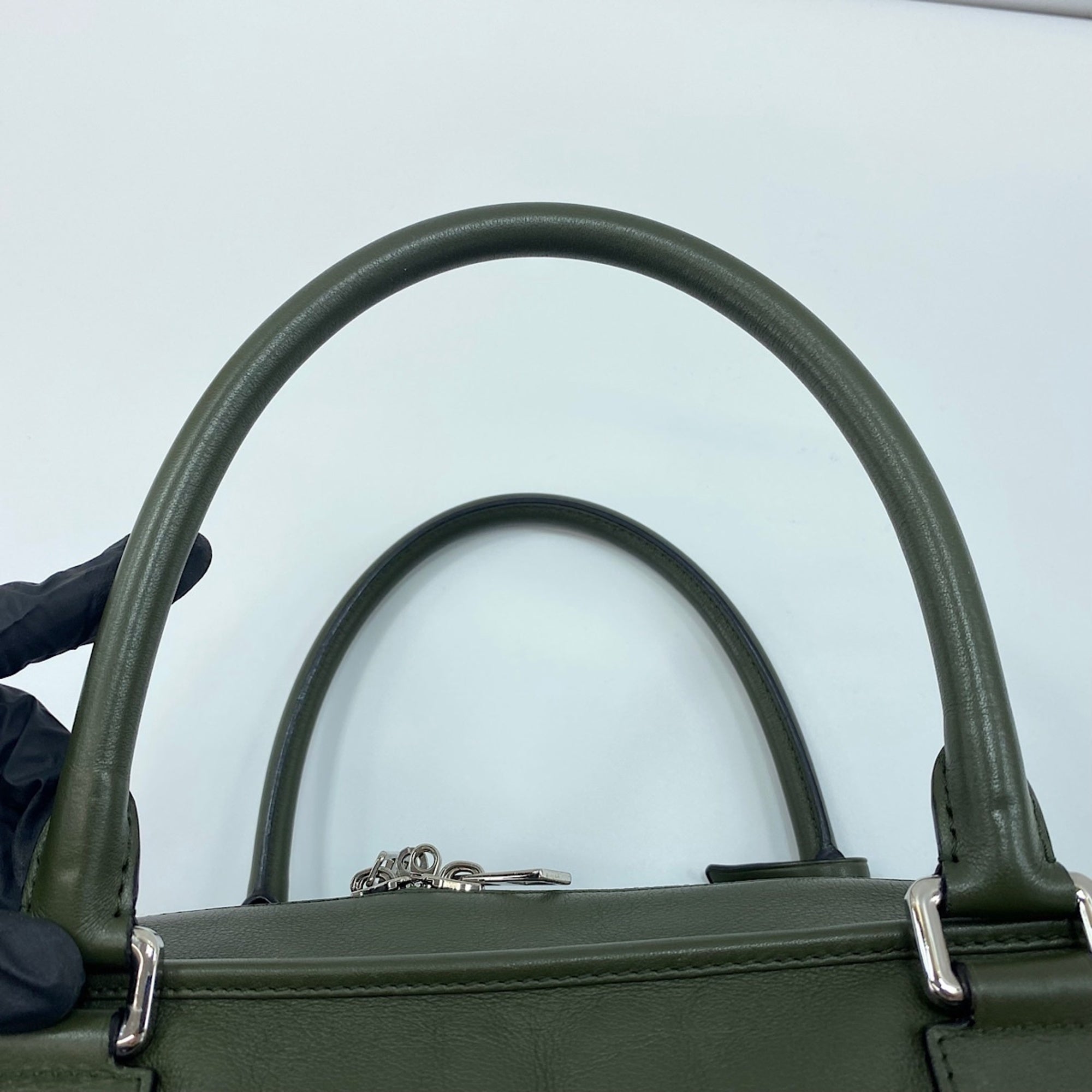 Loewe Amazona Green Leather Handbag (Pre-Owned)