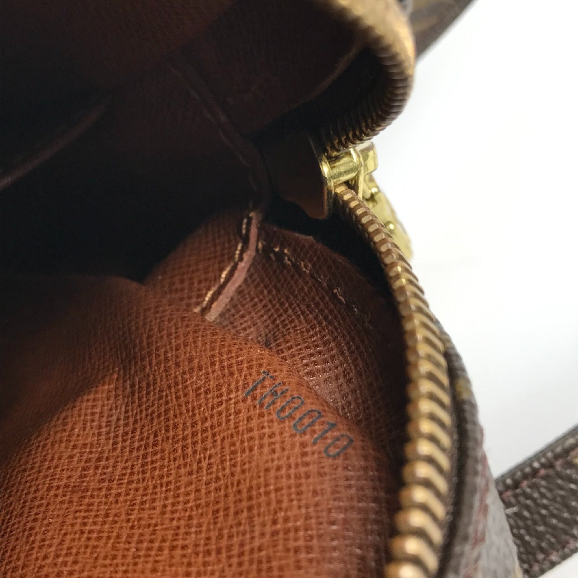 Louis Vuitton Monogram Brown Monogram Shoulder Bag (Pre-Owned)