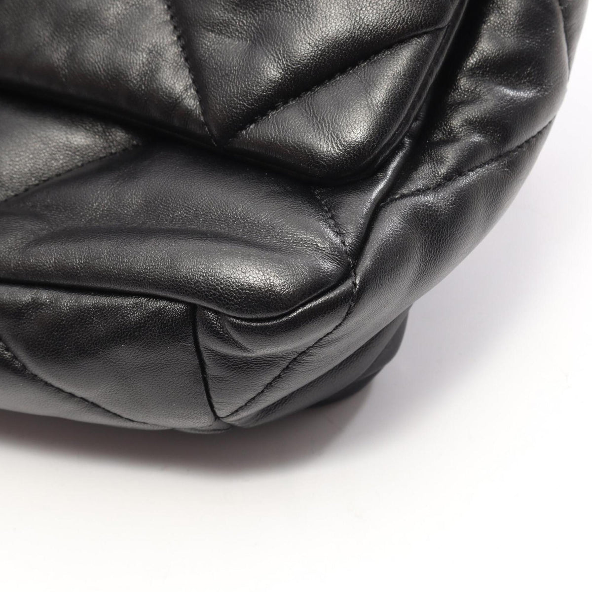 Chanel Matelasse Black Leather Handbag Shoulder Bag (Pre-Owned)