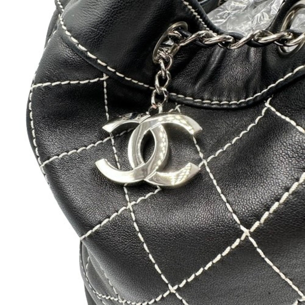 Chanel Wild Stitch Black Leather Shoulder Bag (Pre-Owned)