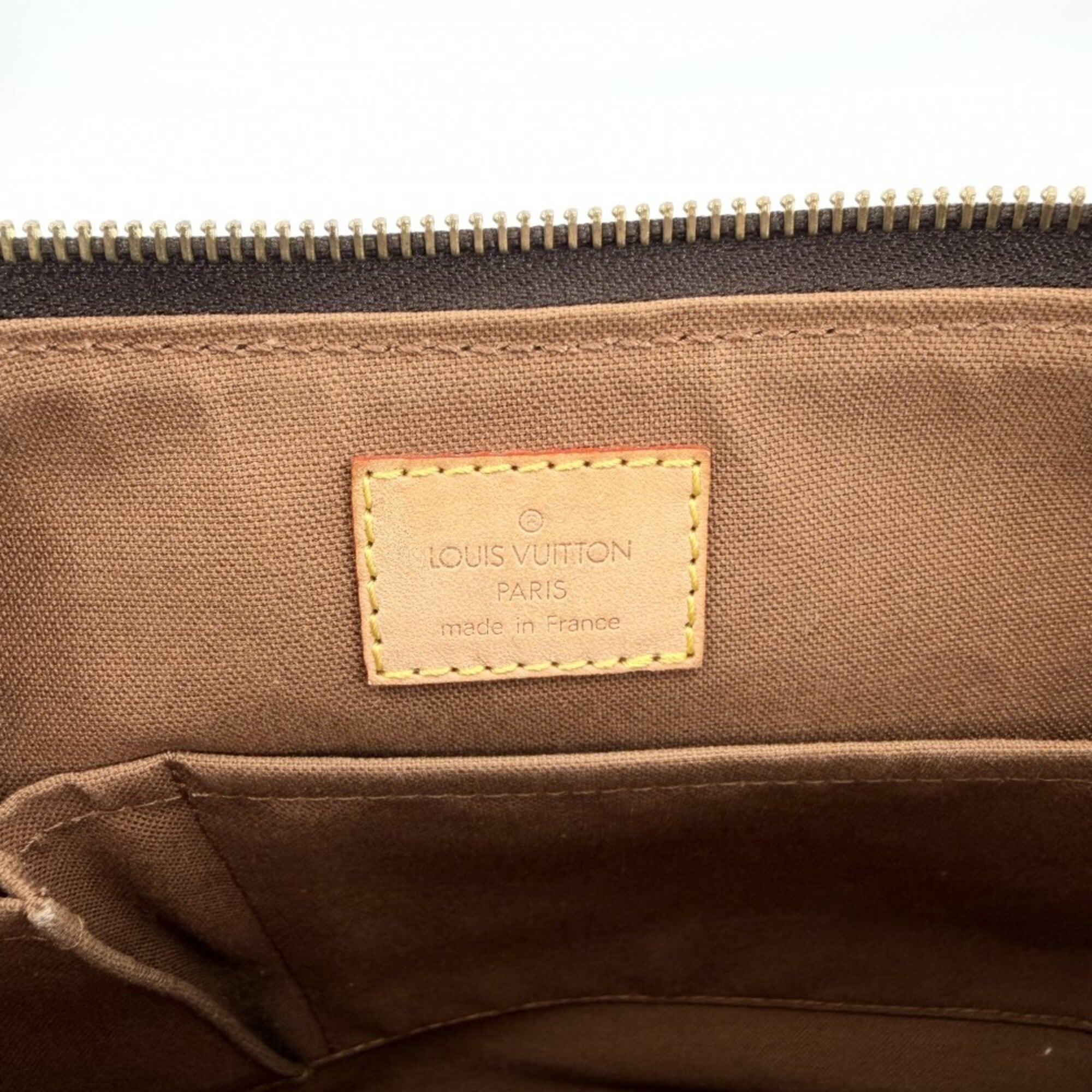 Louis Vuitton Brown Monogram Canvas Shoulder Bag (Pre-Owned)