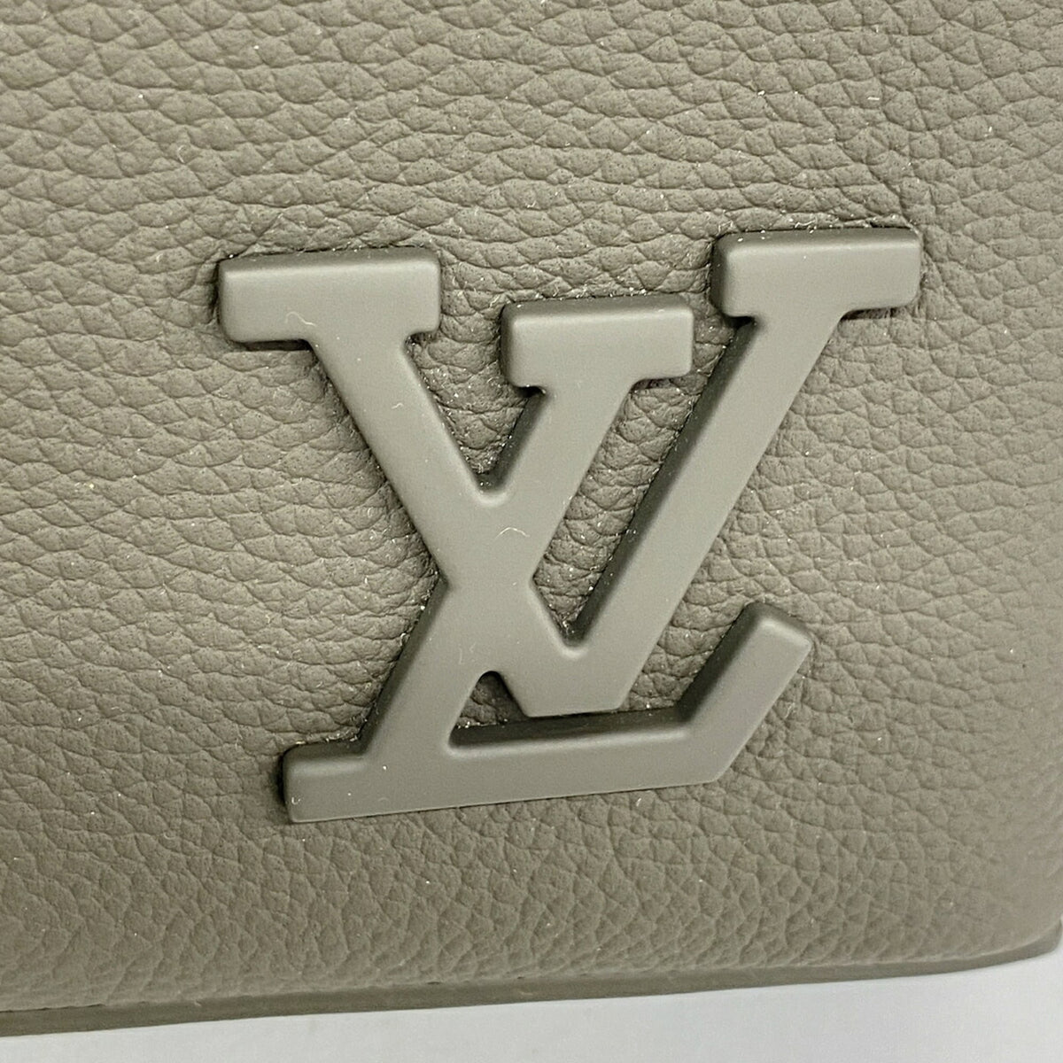 Louis Vuitton Khaki Clutch Bag (Pre-Owned)