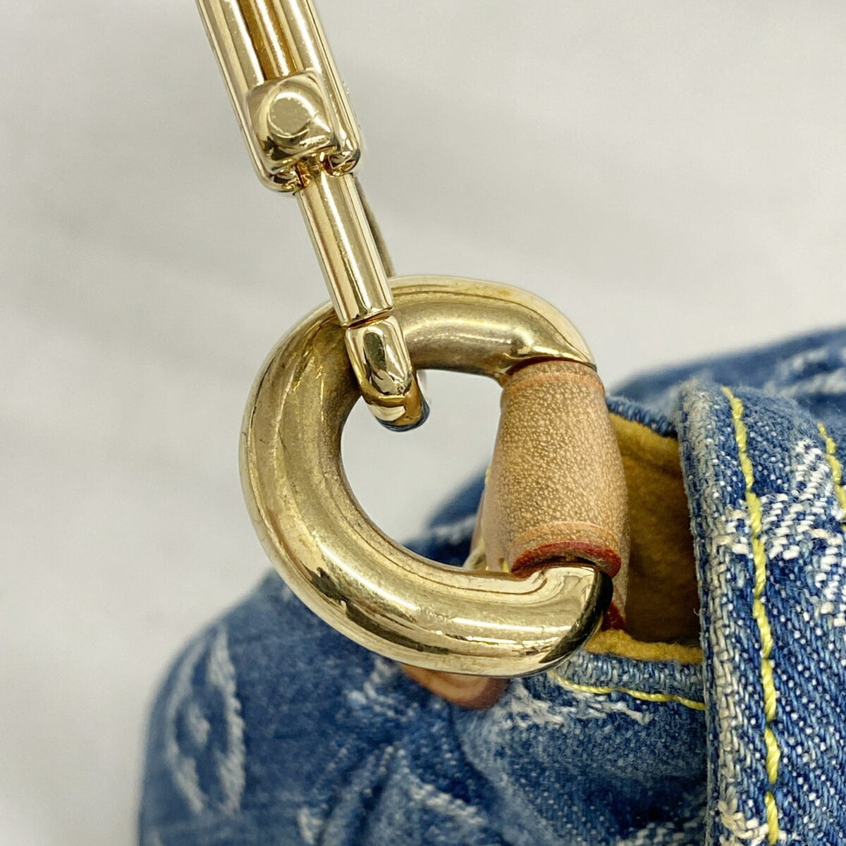 Louis Vuitton Blue Shoulder Bag (Pre-Owned)