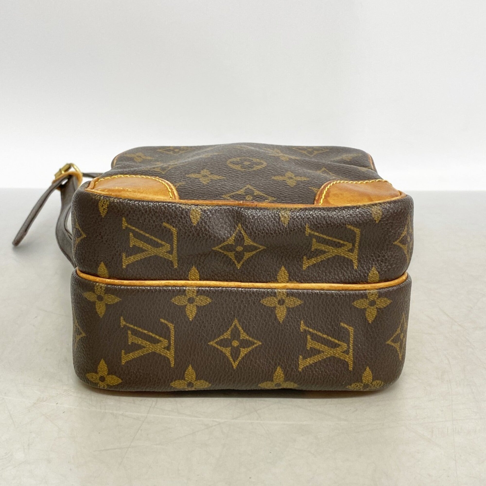 Louis Vuitton Brown Shoulder Bag (Pre-Owned)