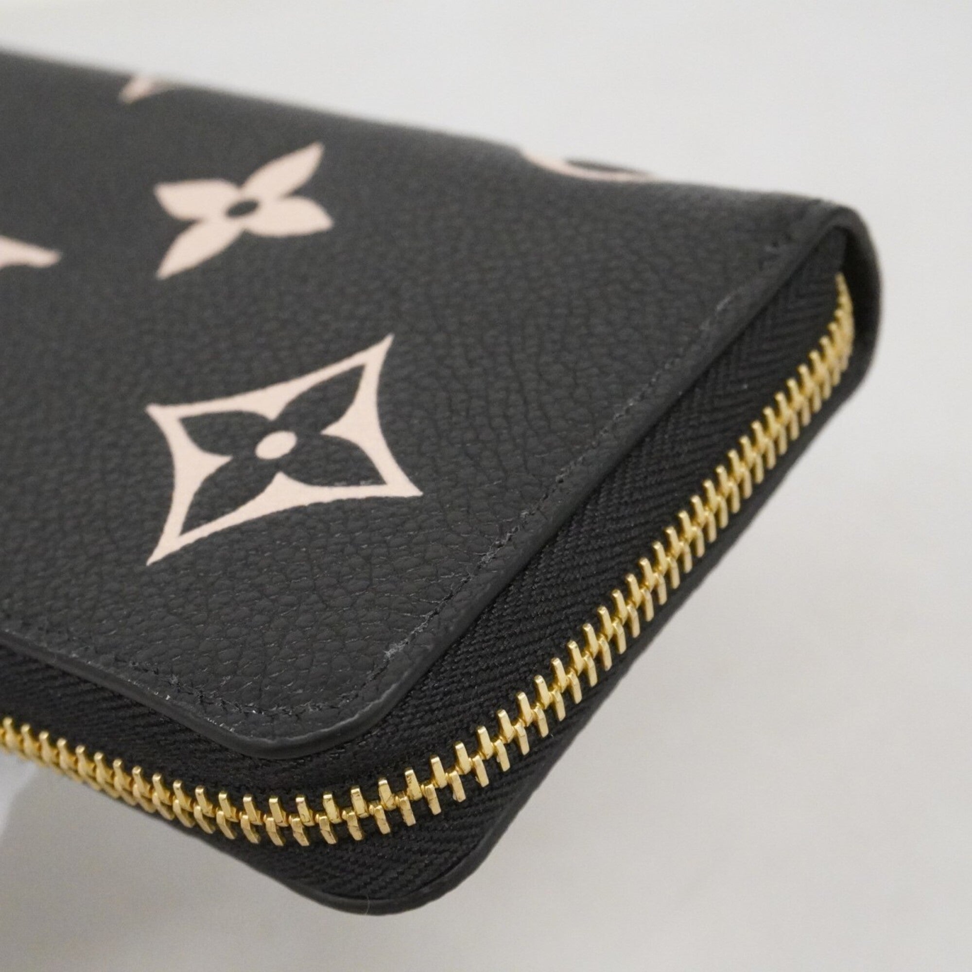 Louis Vuitton Beige Black Long Wallet (Bi-Fold) (Pre-Owned)