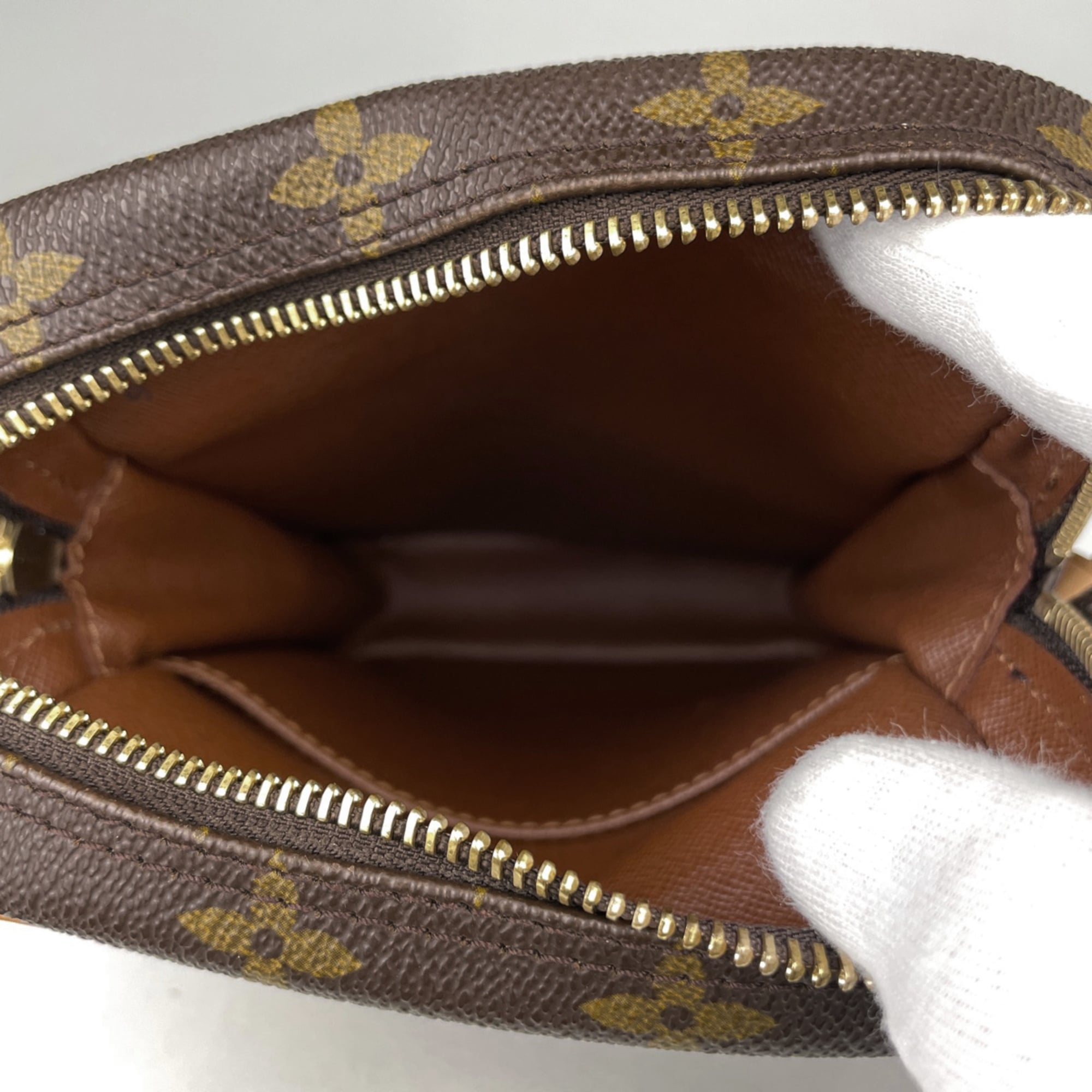 Louis Vuitton Brown Monogram Monogram Shoulder Bag (Pre-Owned)